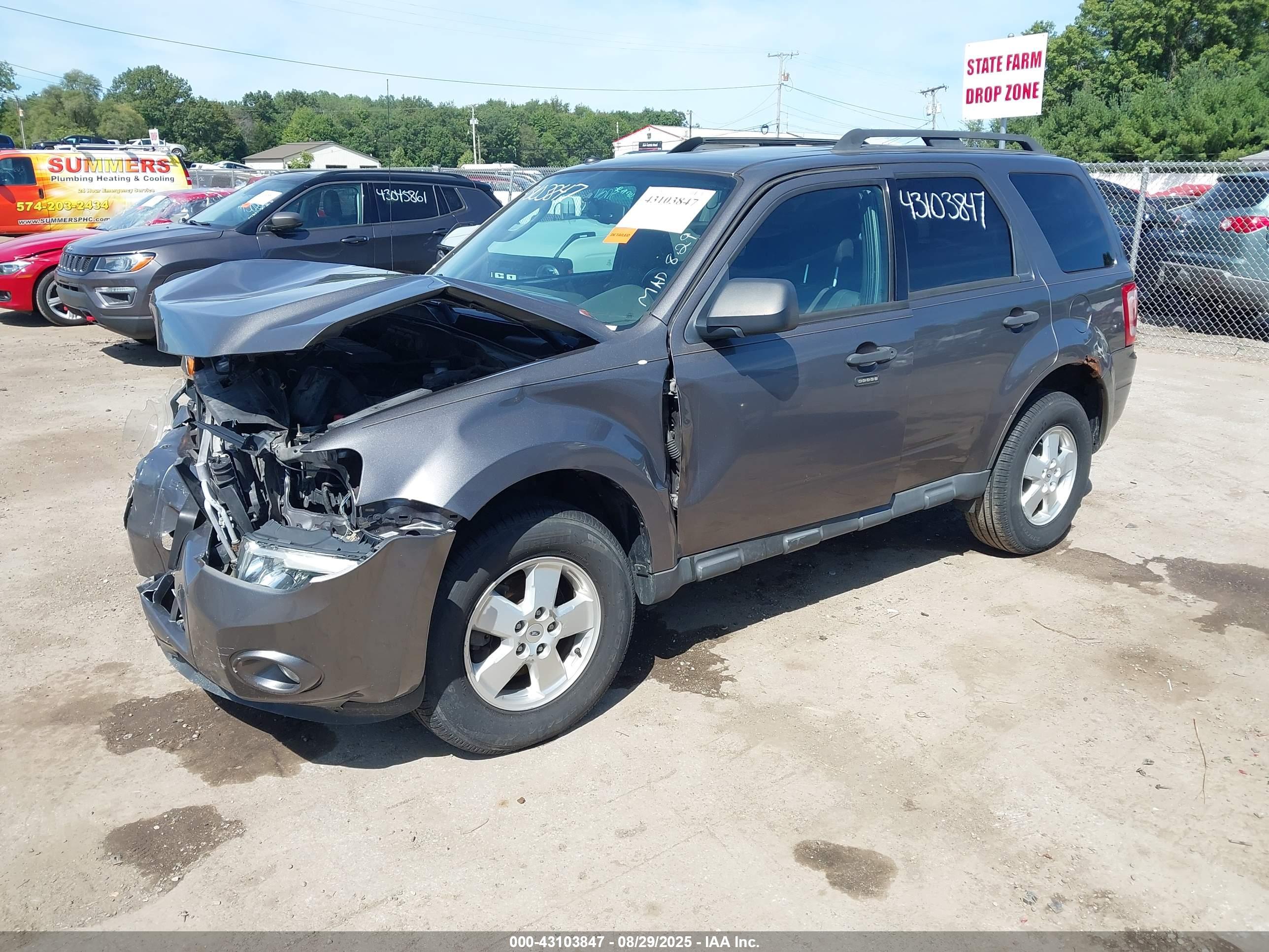 FORD ESCAPE image 2