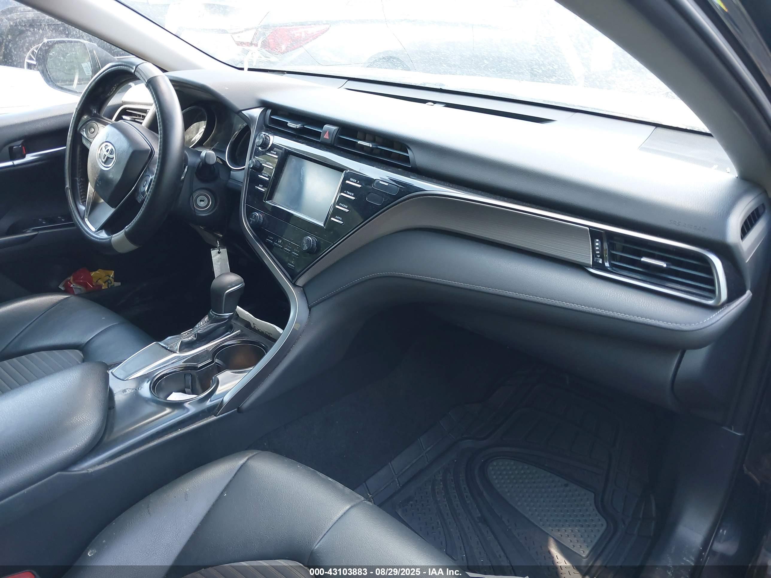 TOYOTA CAMRY image 5