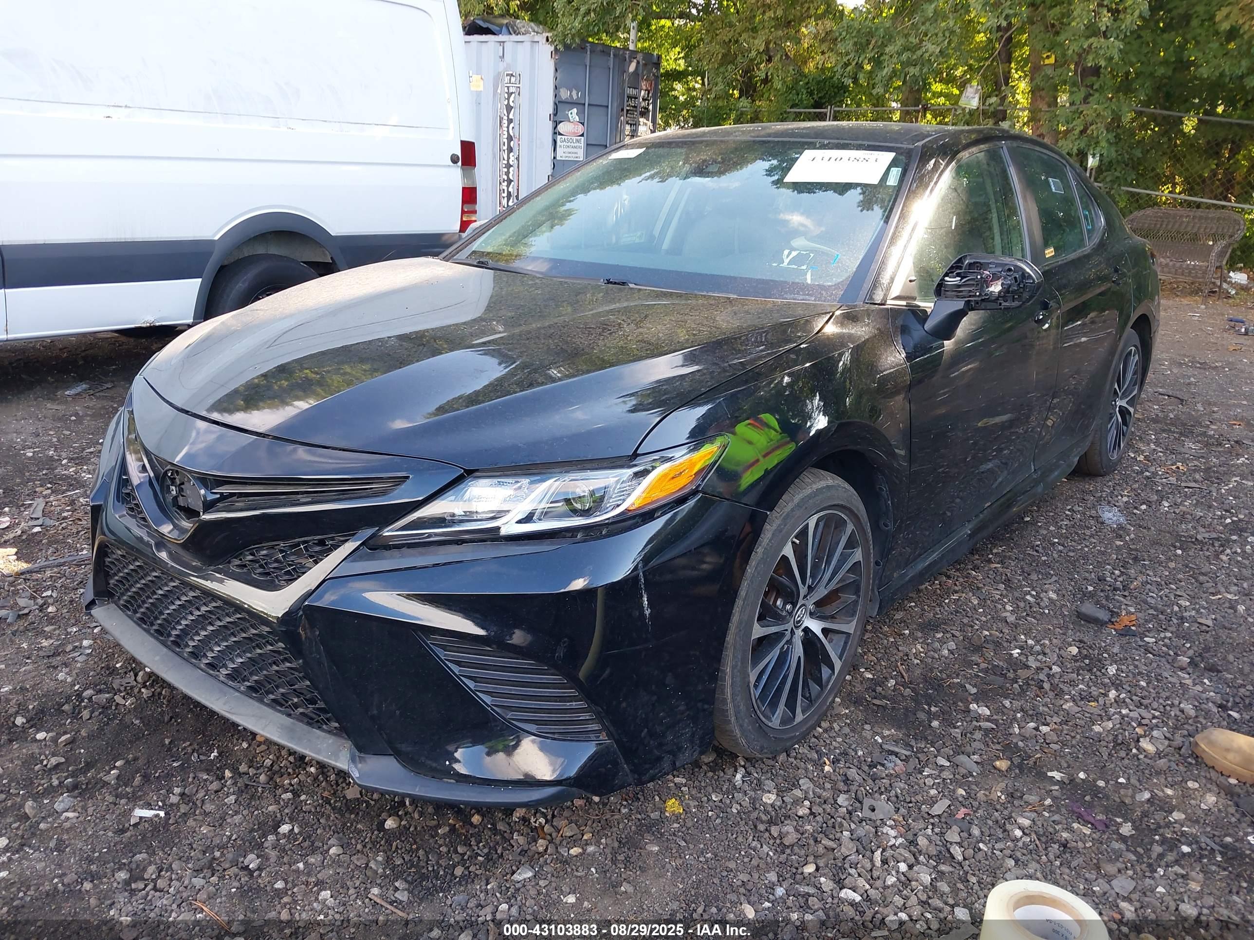 TOYOTA CAMRY image 6