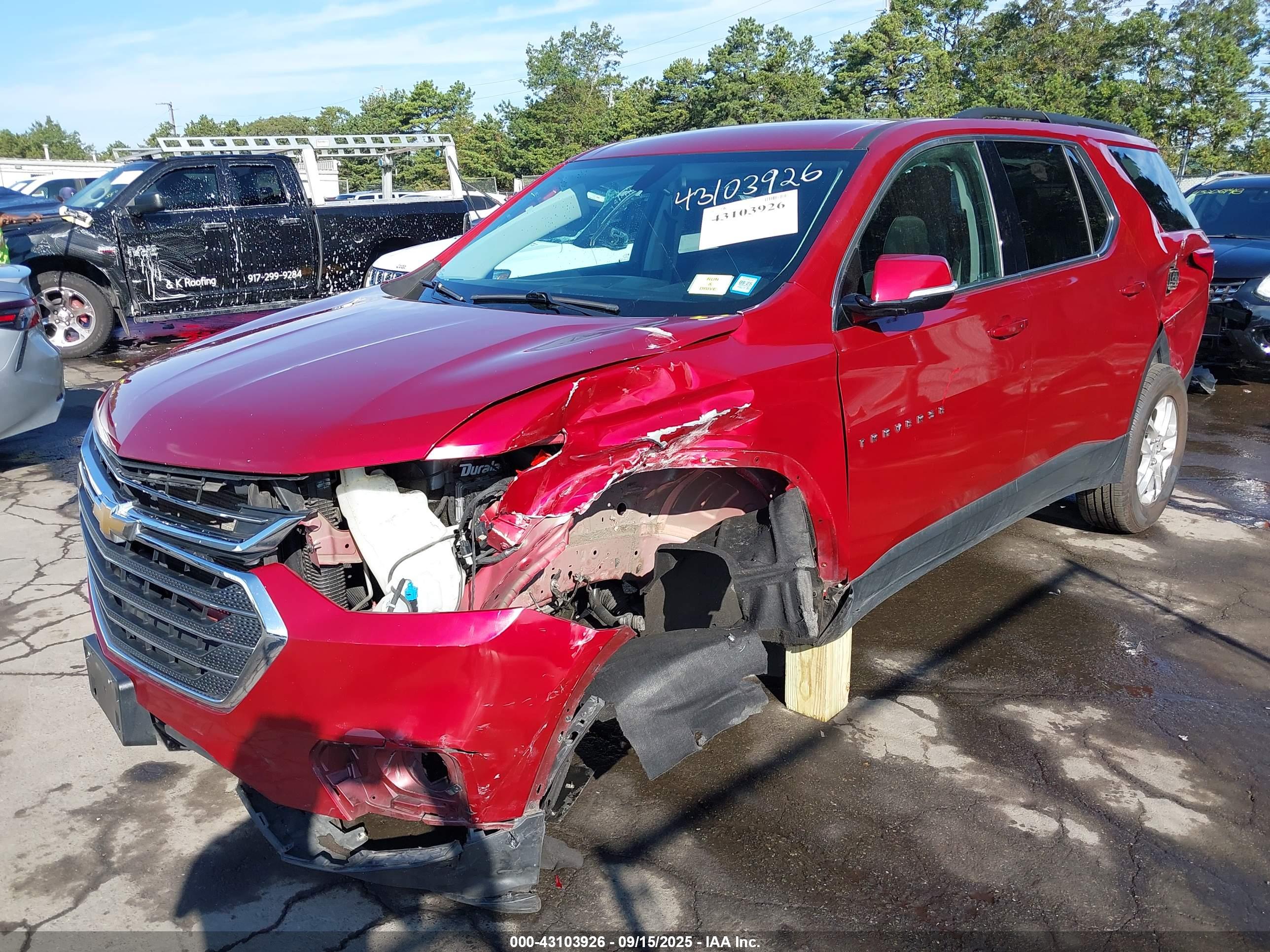 CHEVROLET TRAVERSE image 2
