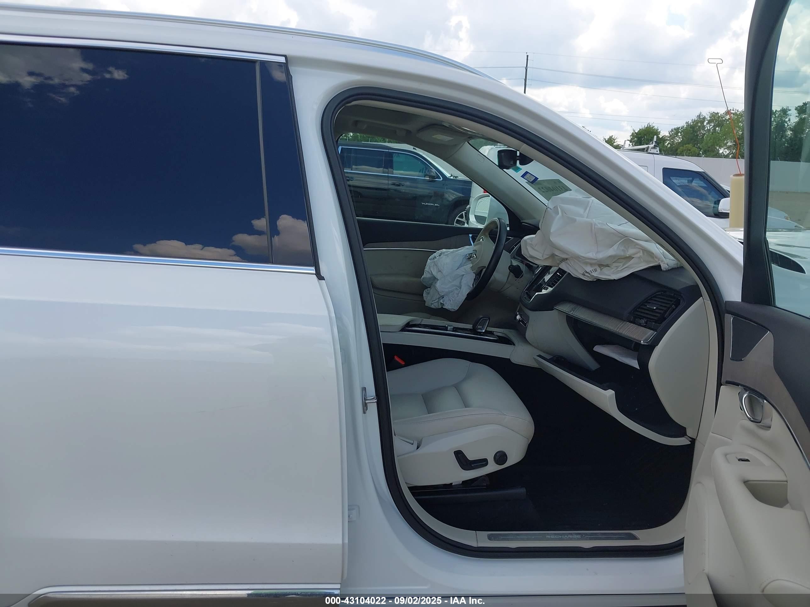 VOLVO XC90 image 5