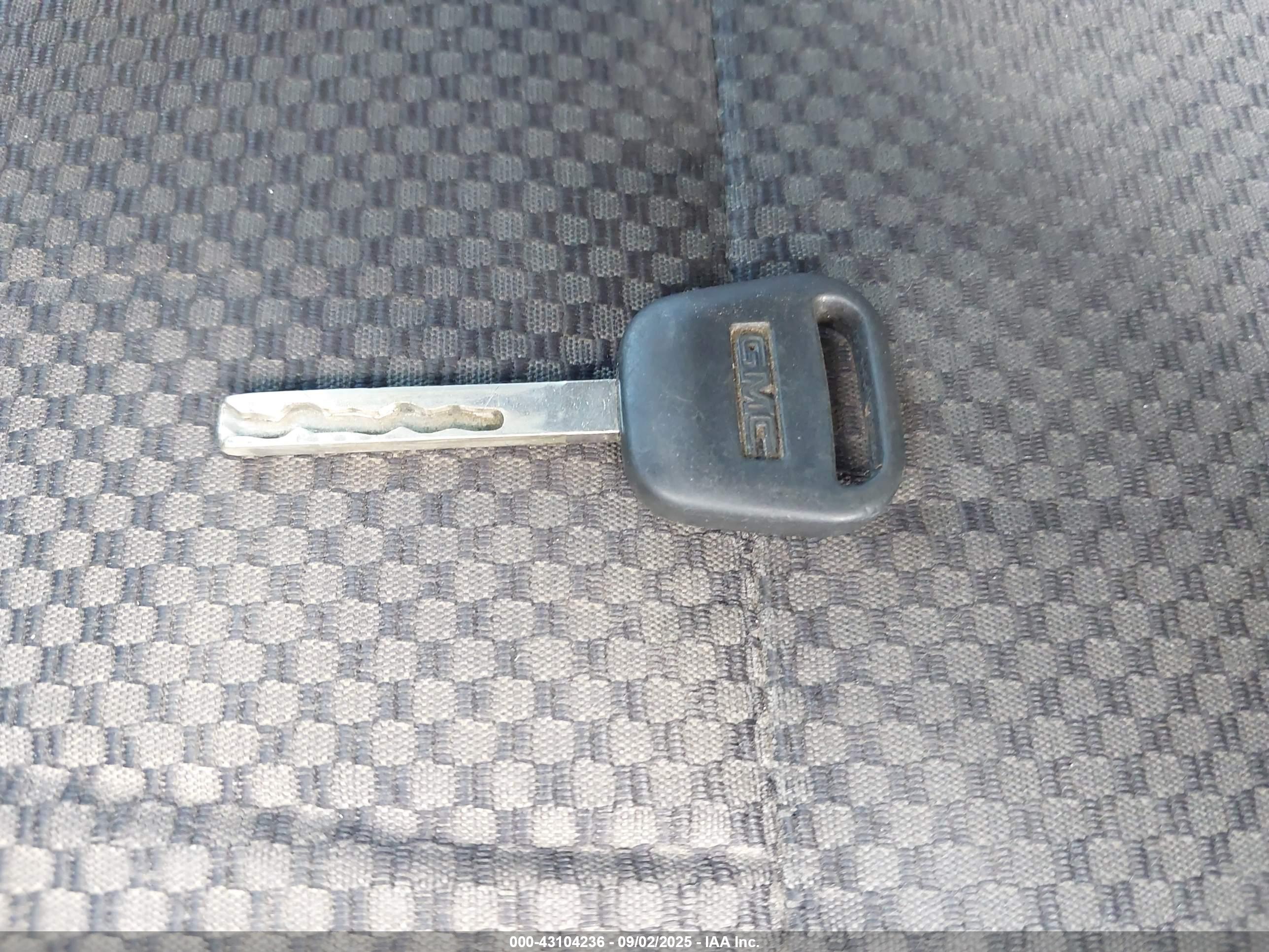 GMC SIERRA image 11