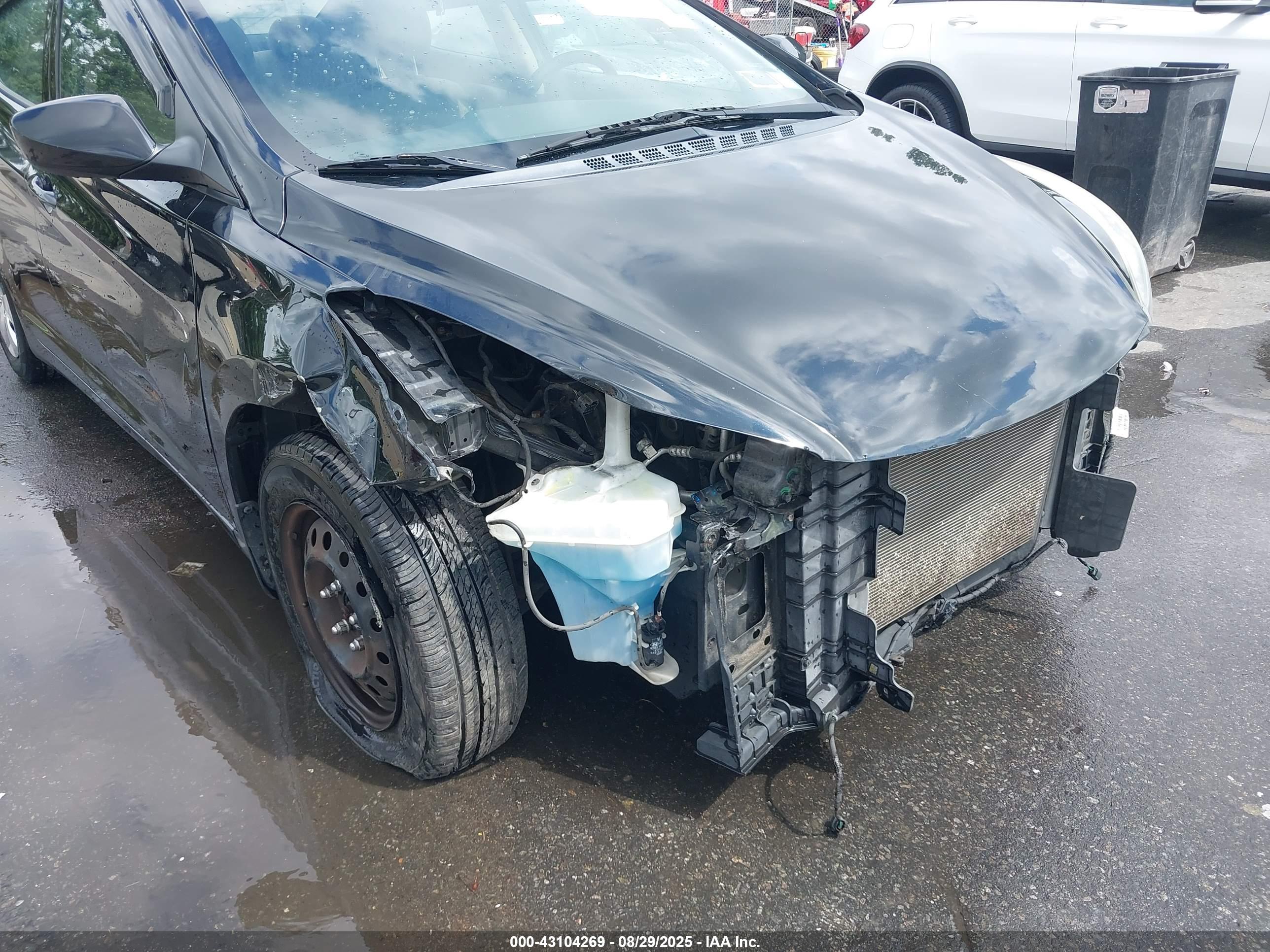 HYUNDAI ELANTRA image 6