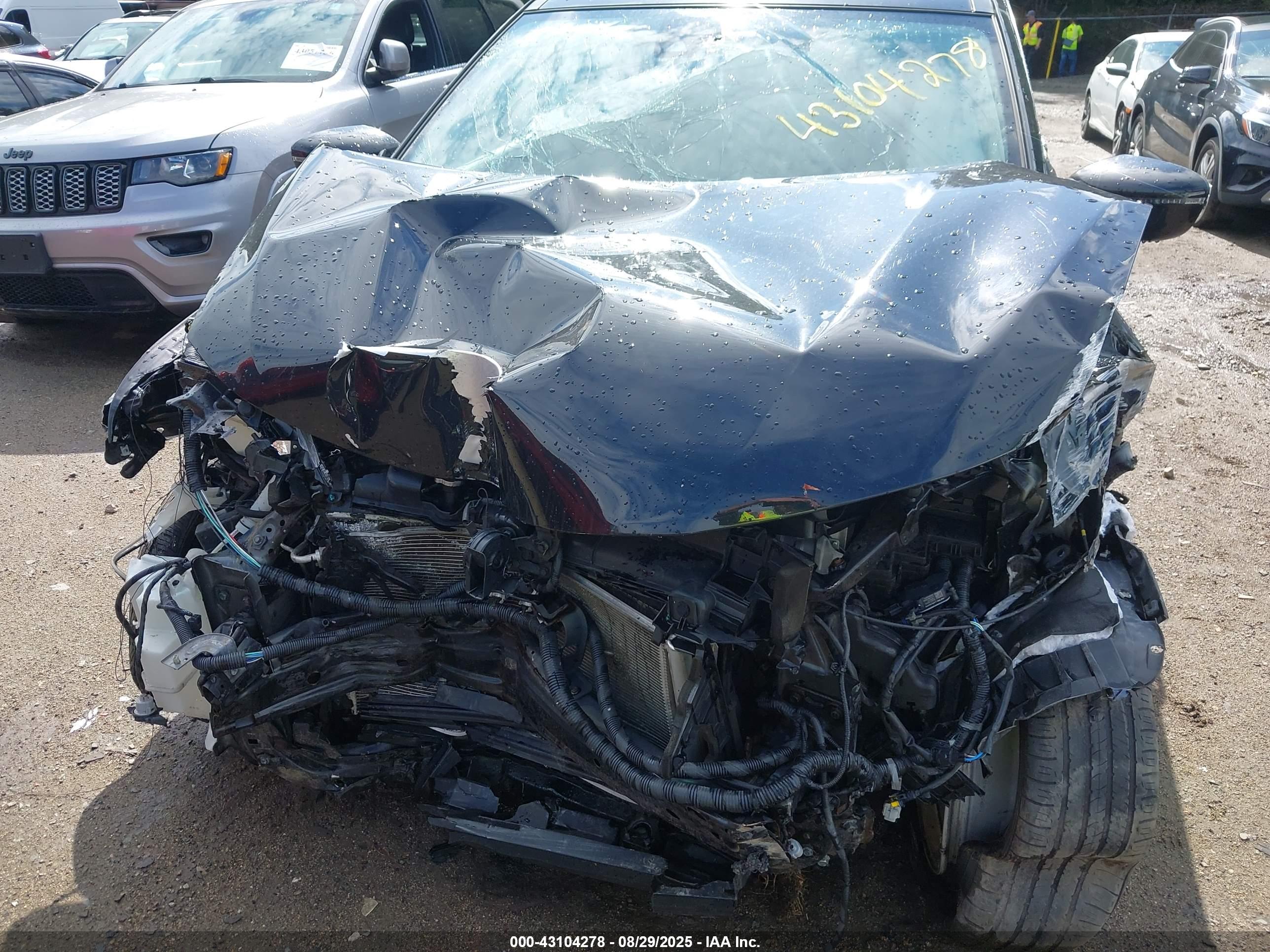 NISSAN ROGUE image 6