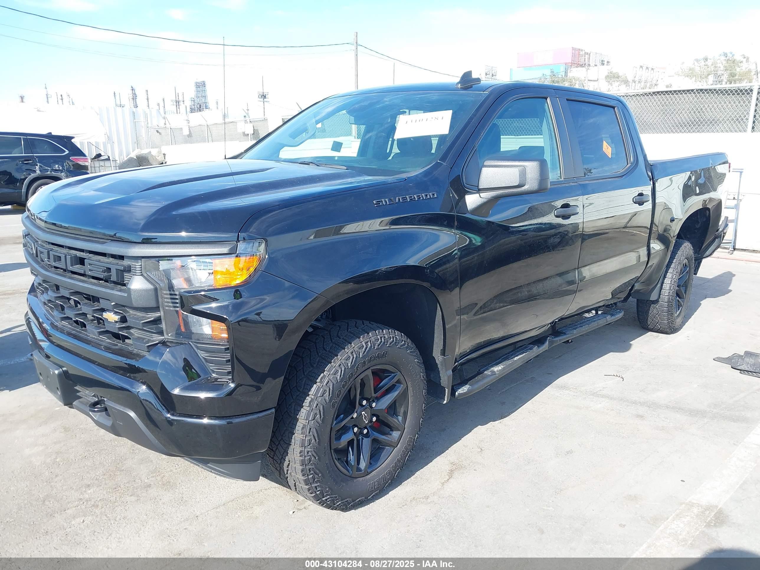 CHEVROLET SILVERADO image 2