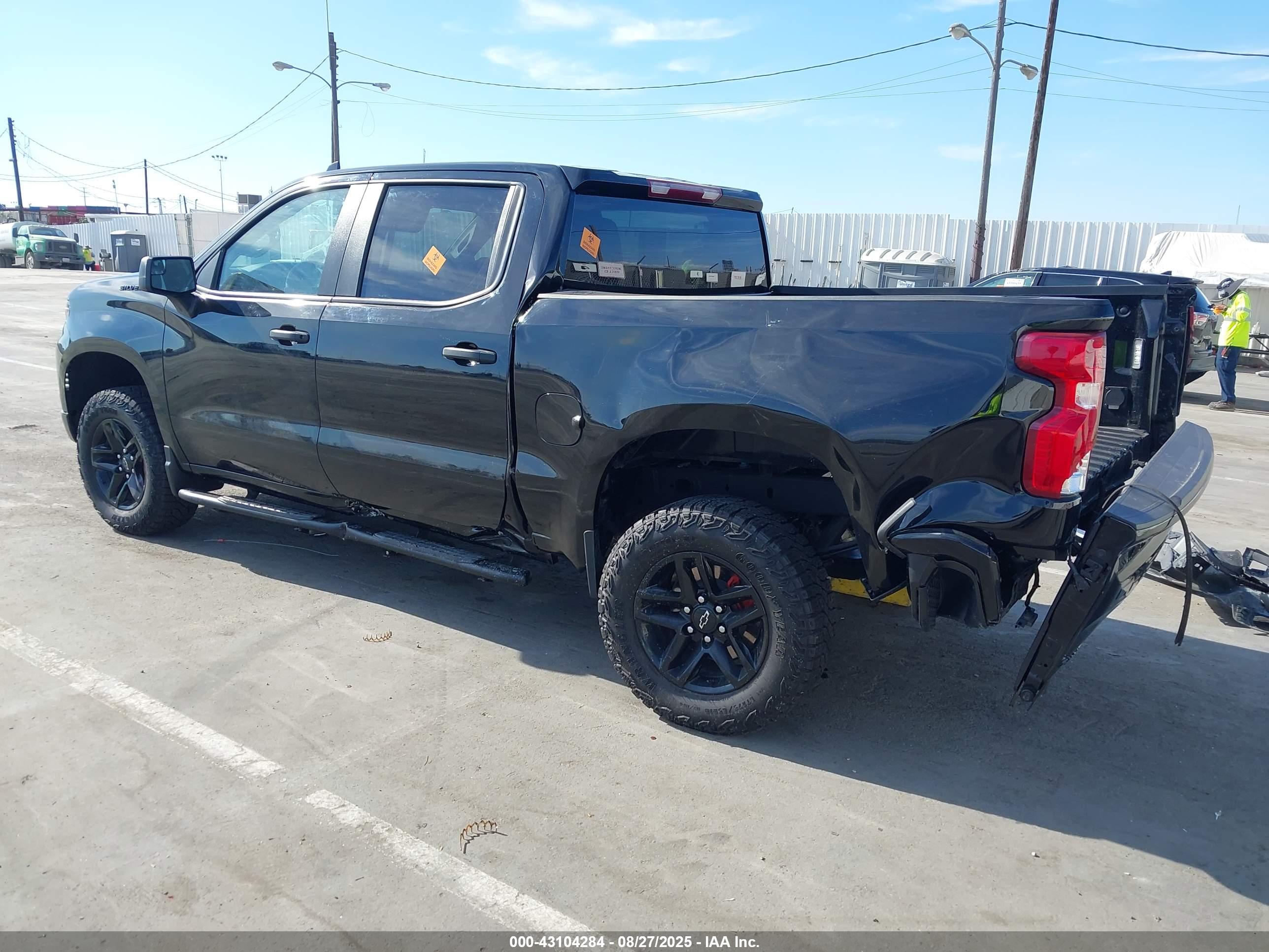 CHEVROLET SILVERADO image 3