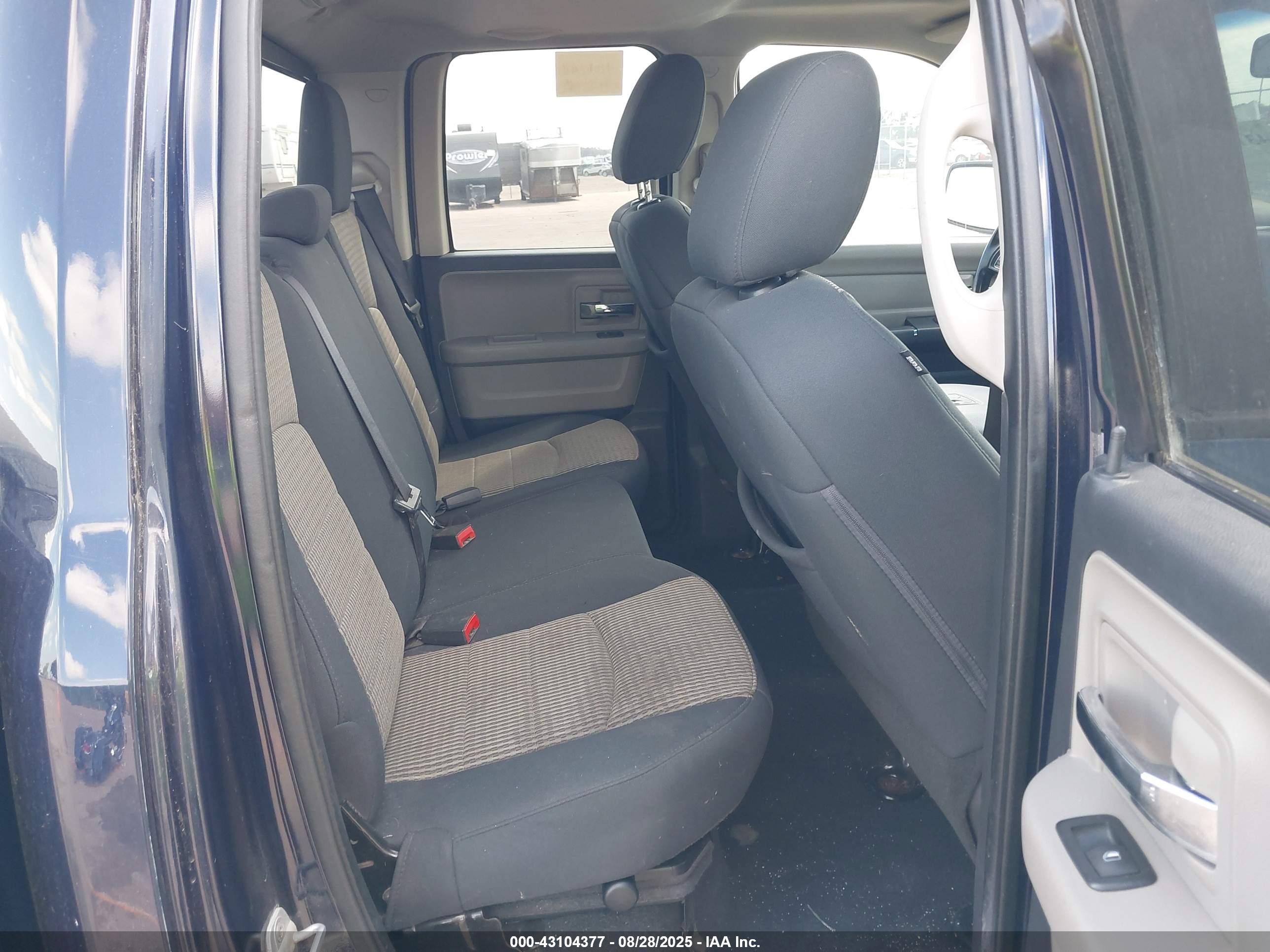 RAM 1500 image 8