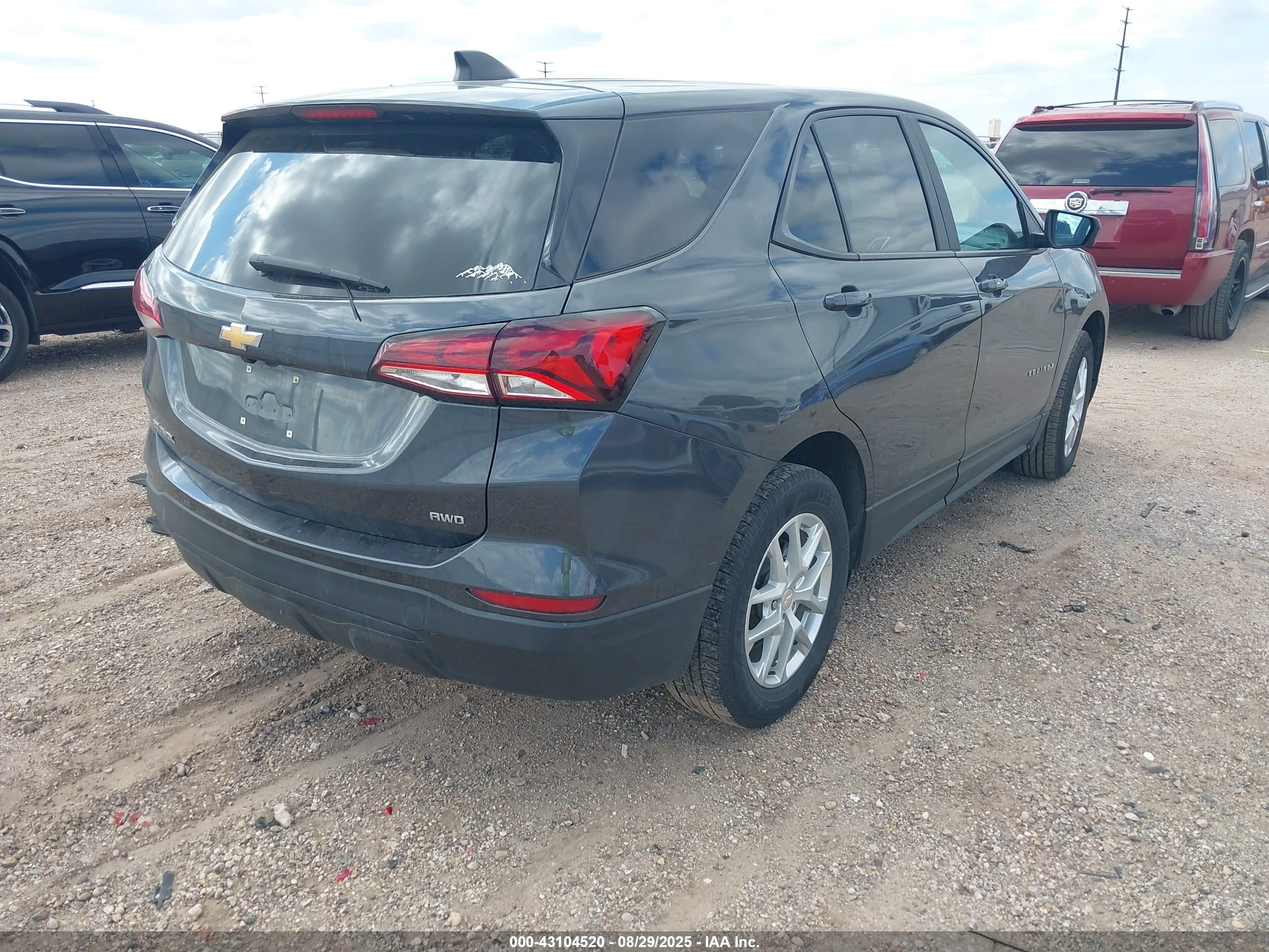 CHEVROLET EQUINOX image 4