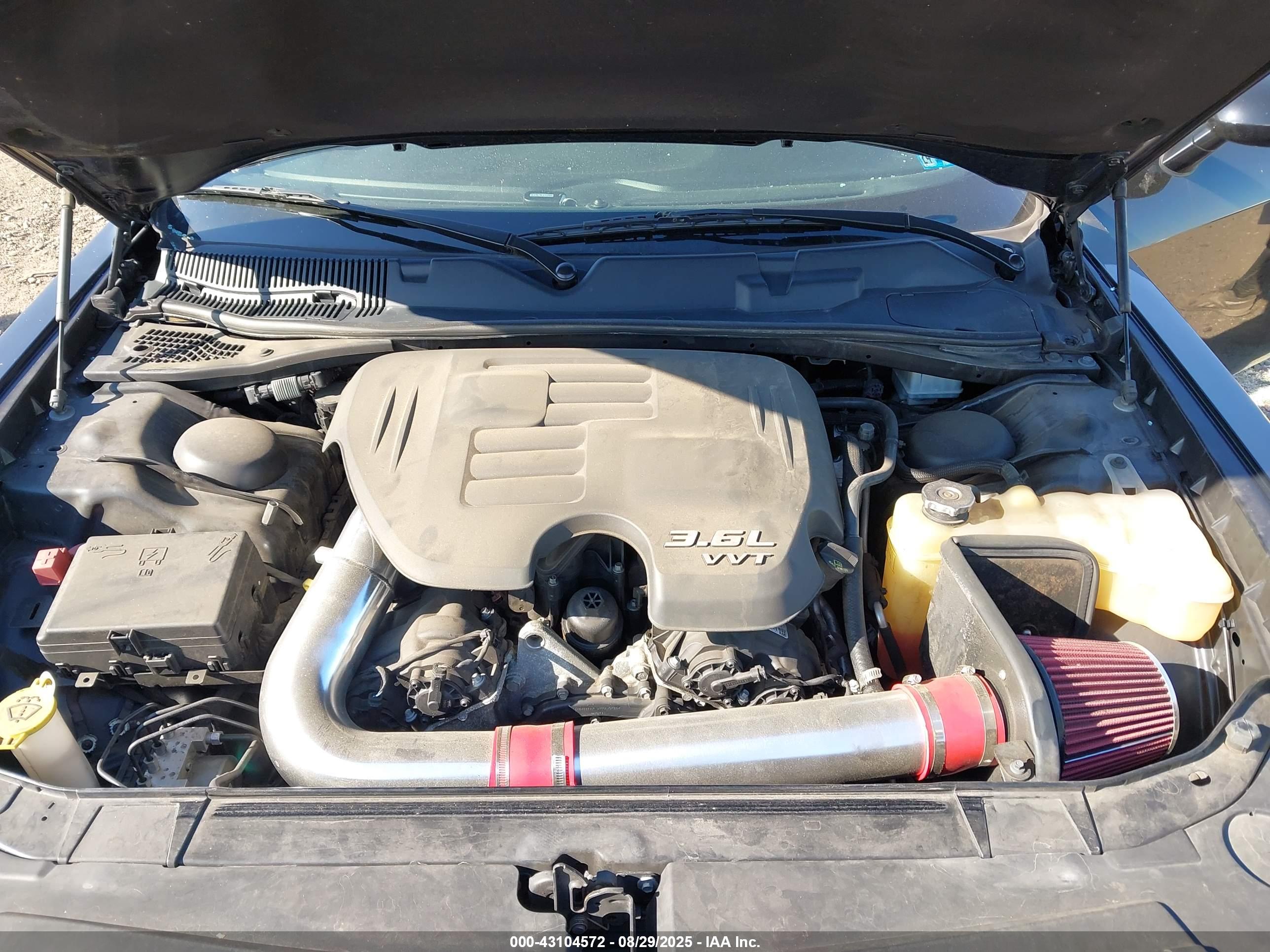 DODGE CHALLENGER image 10