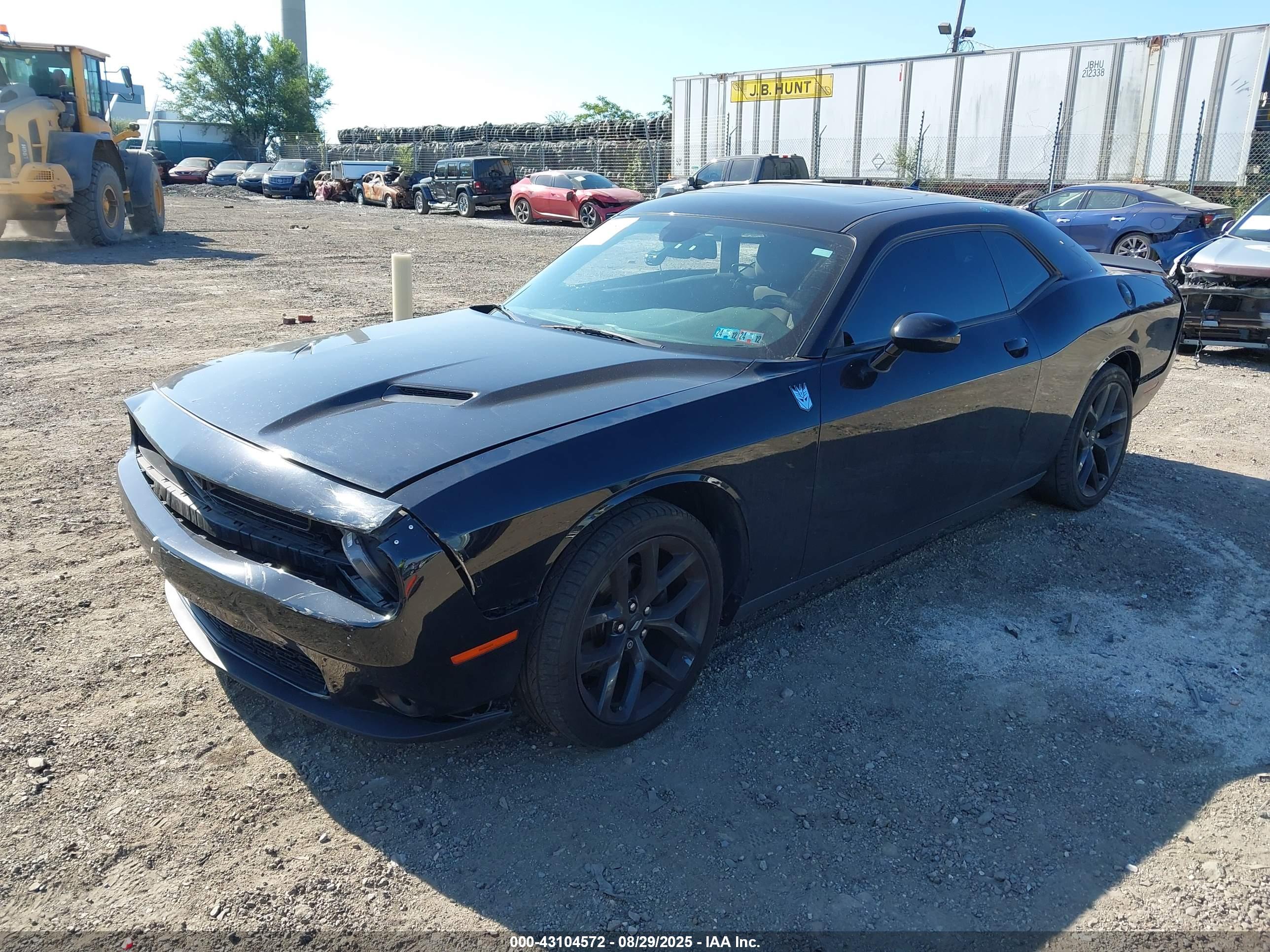 DODGE CHALLENGER image 2