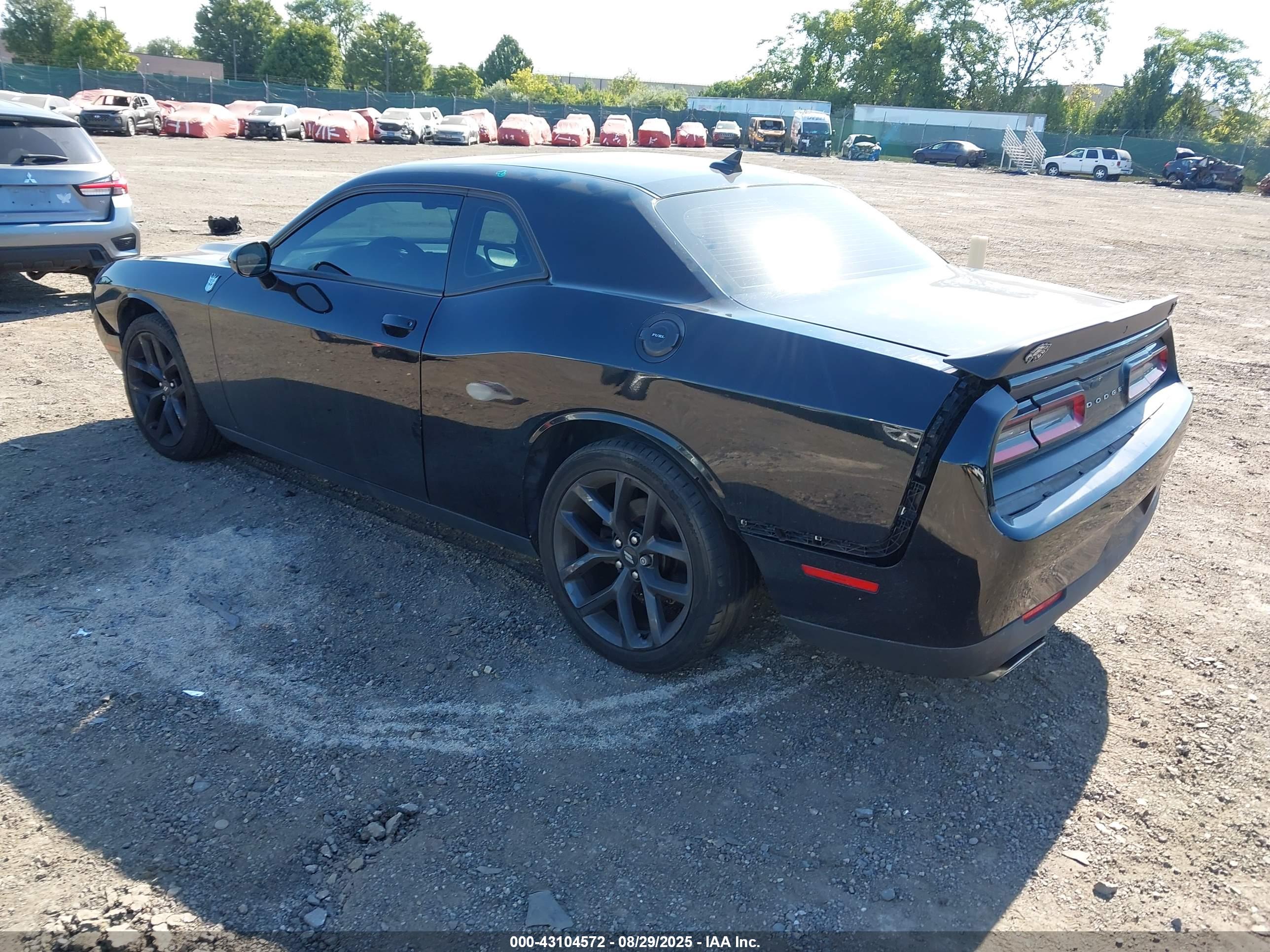 DODGE CHALLENGER image 3