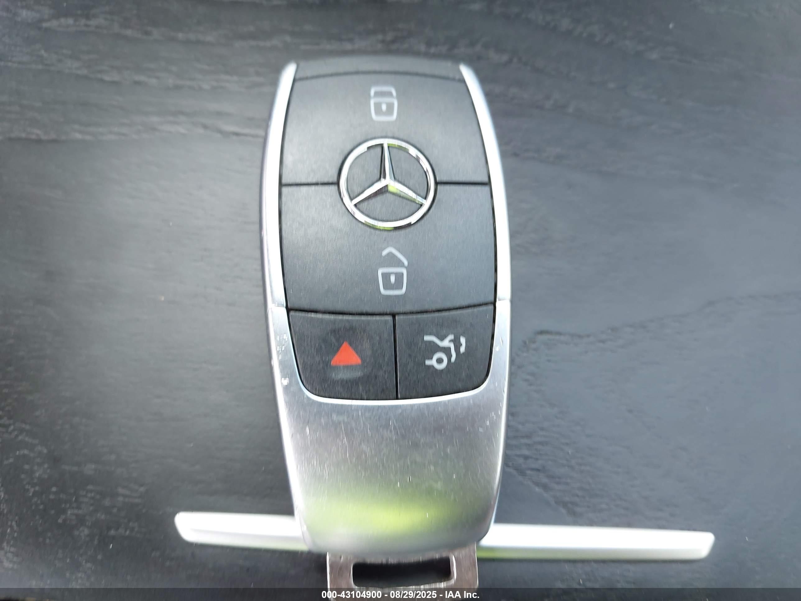MERCEDES-BENZ C image 11