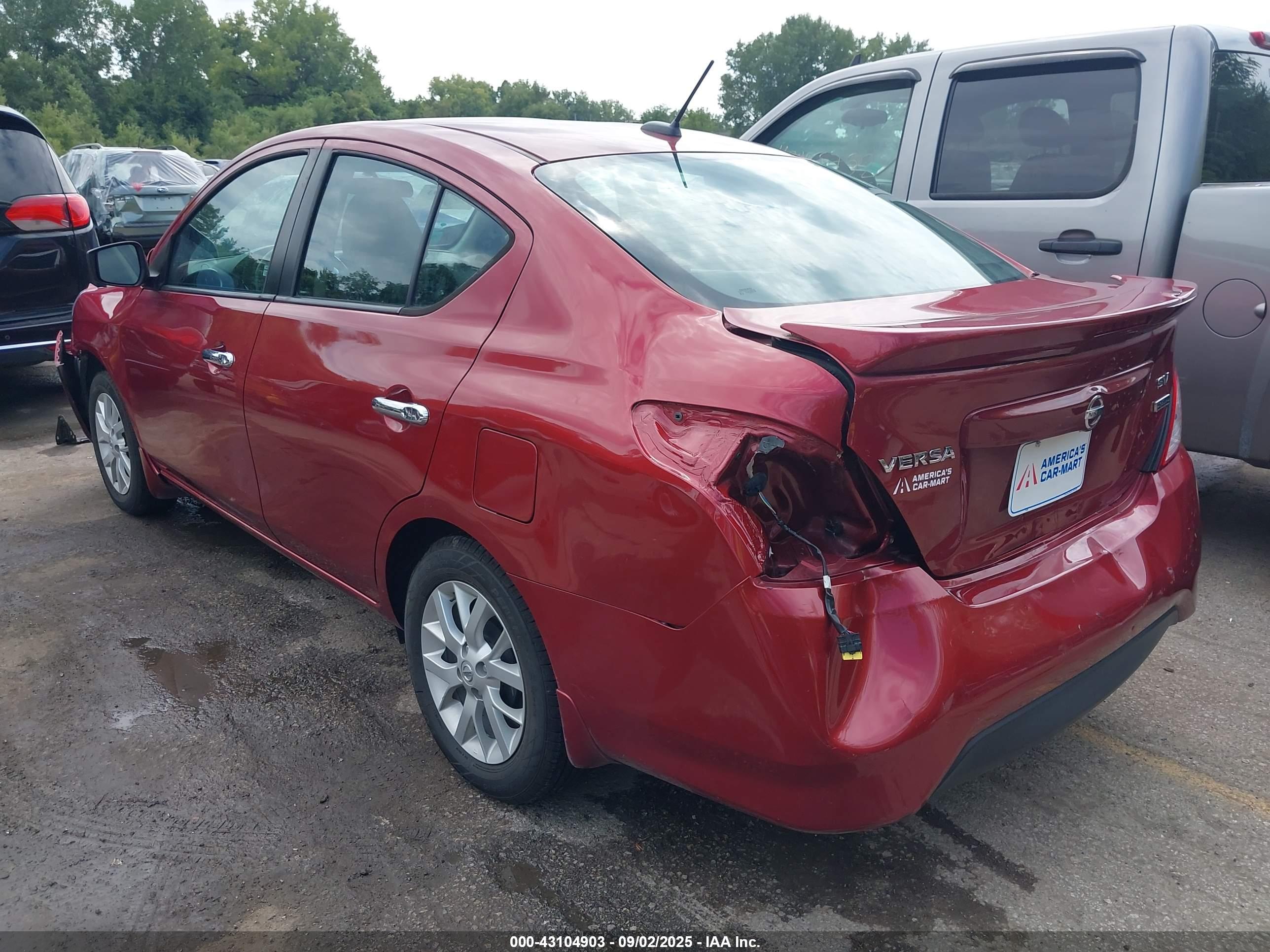 NISSAN VERSA image 3