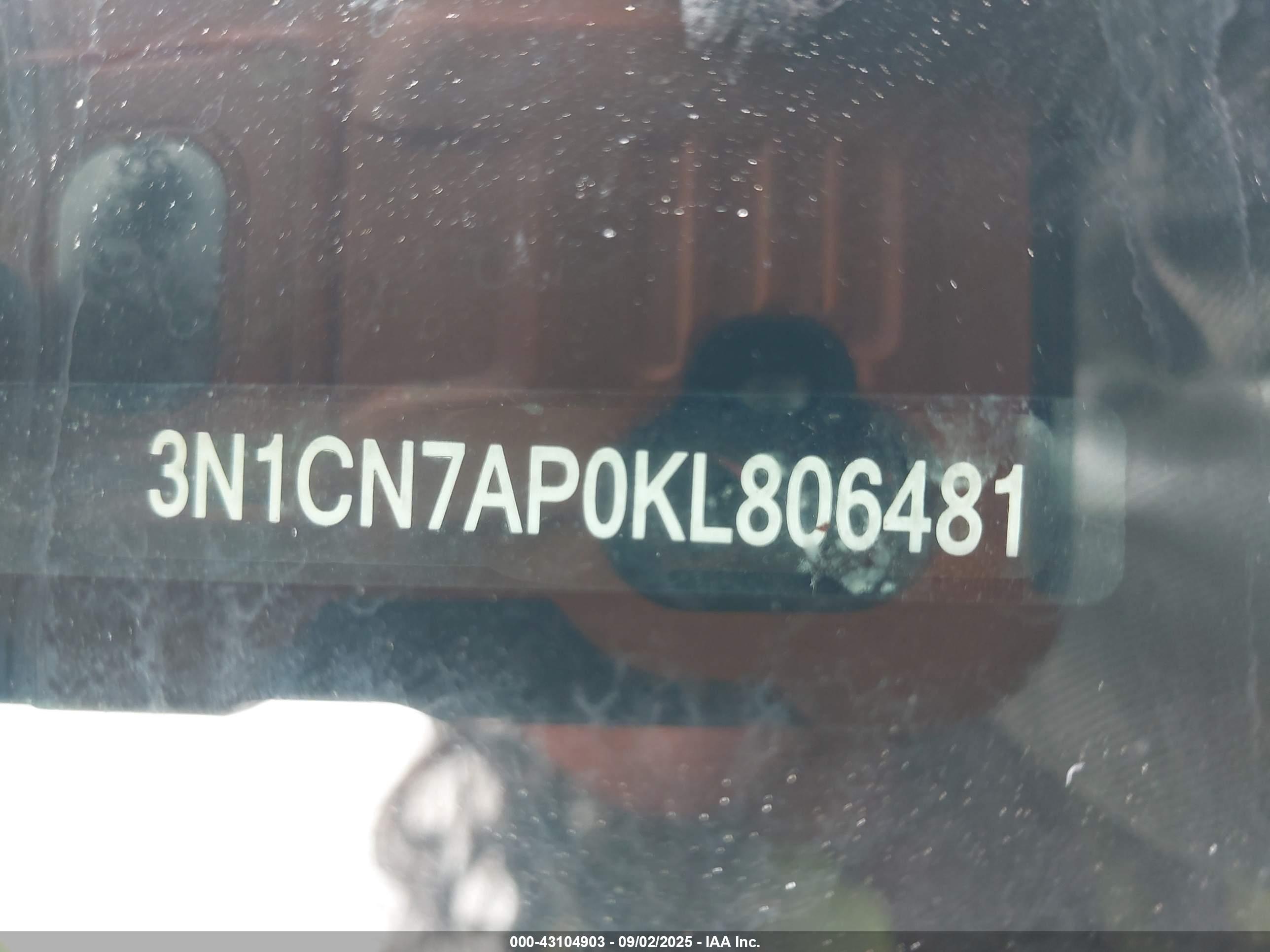 NISSAN VERSA image 9