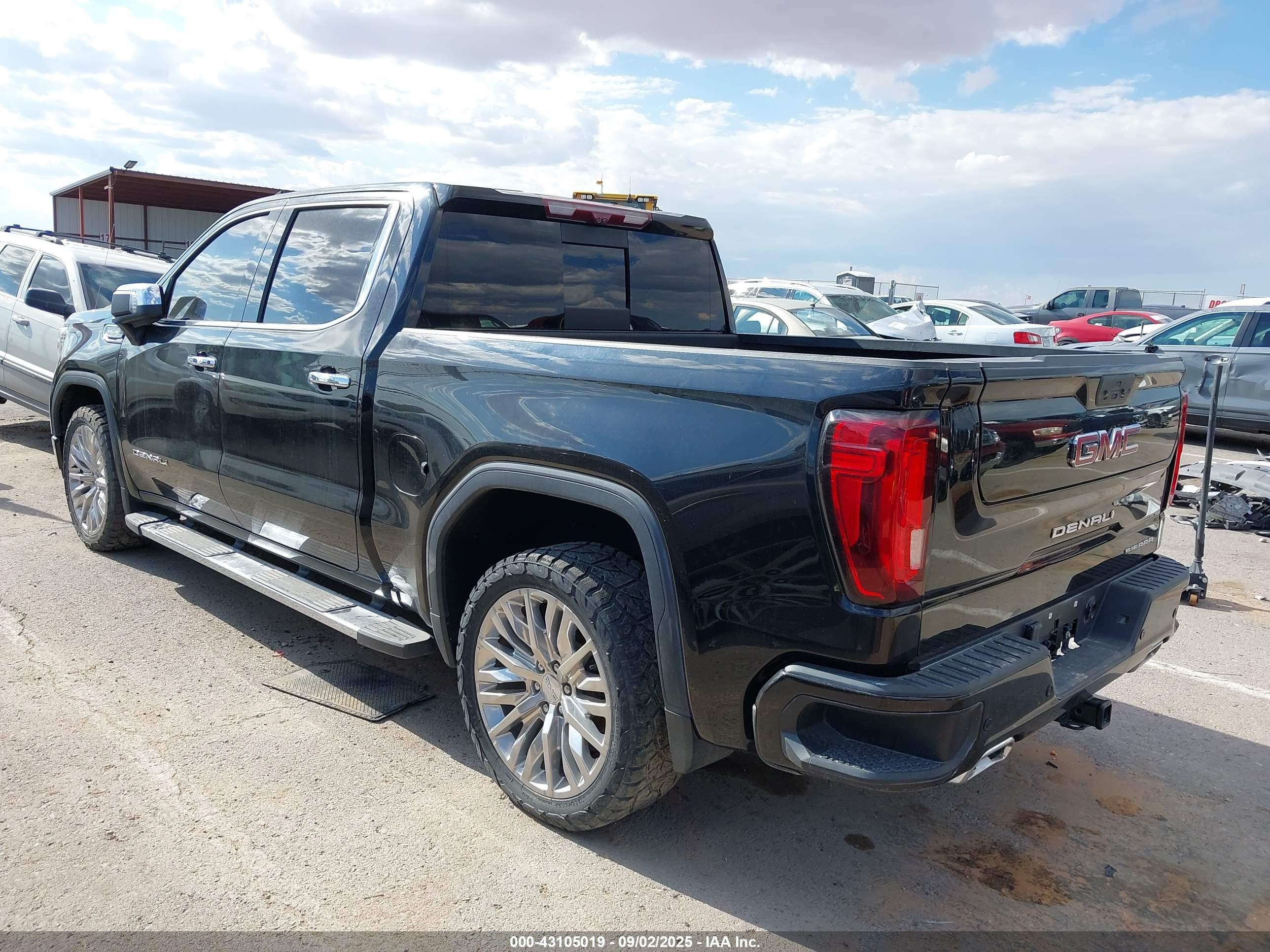 GMC SIERRA image 3