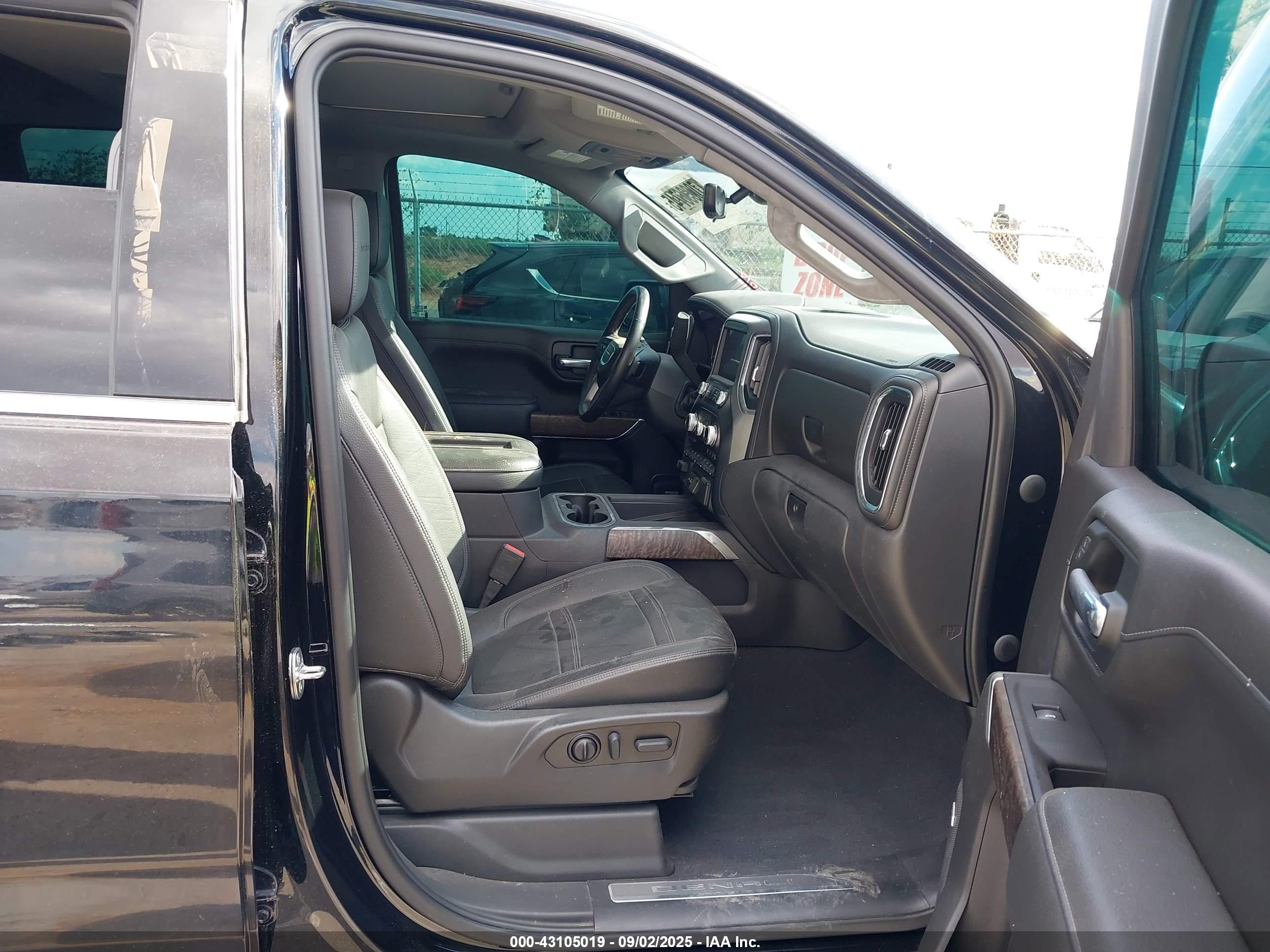 GMC SIERRA image 5