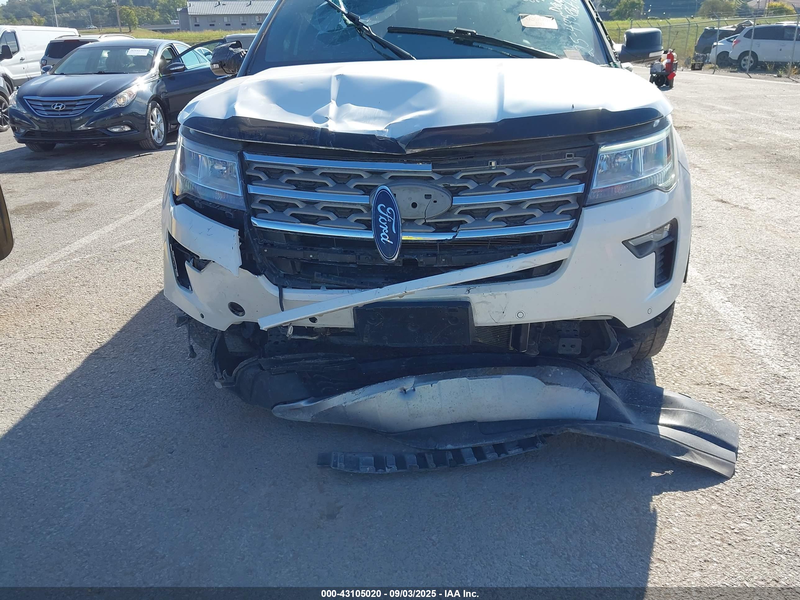 FORD EXPLORER image 6