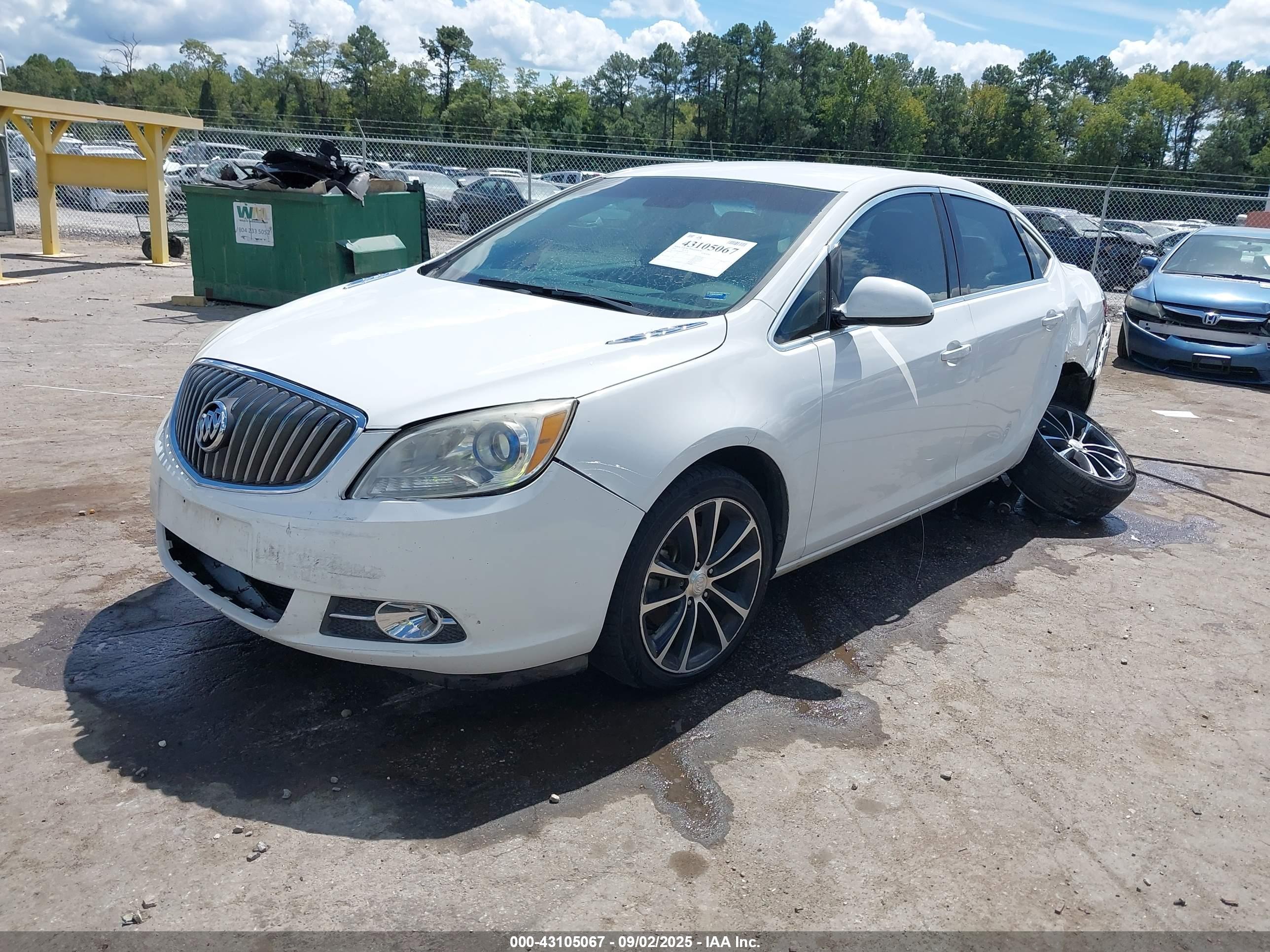 BUICK VERANO image 2
