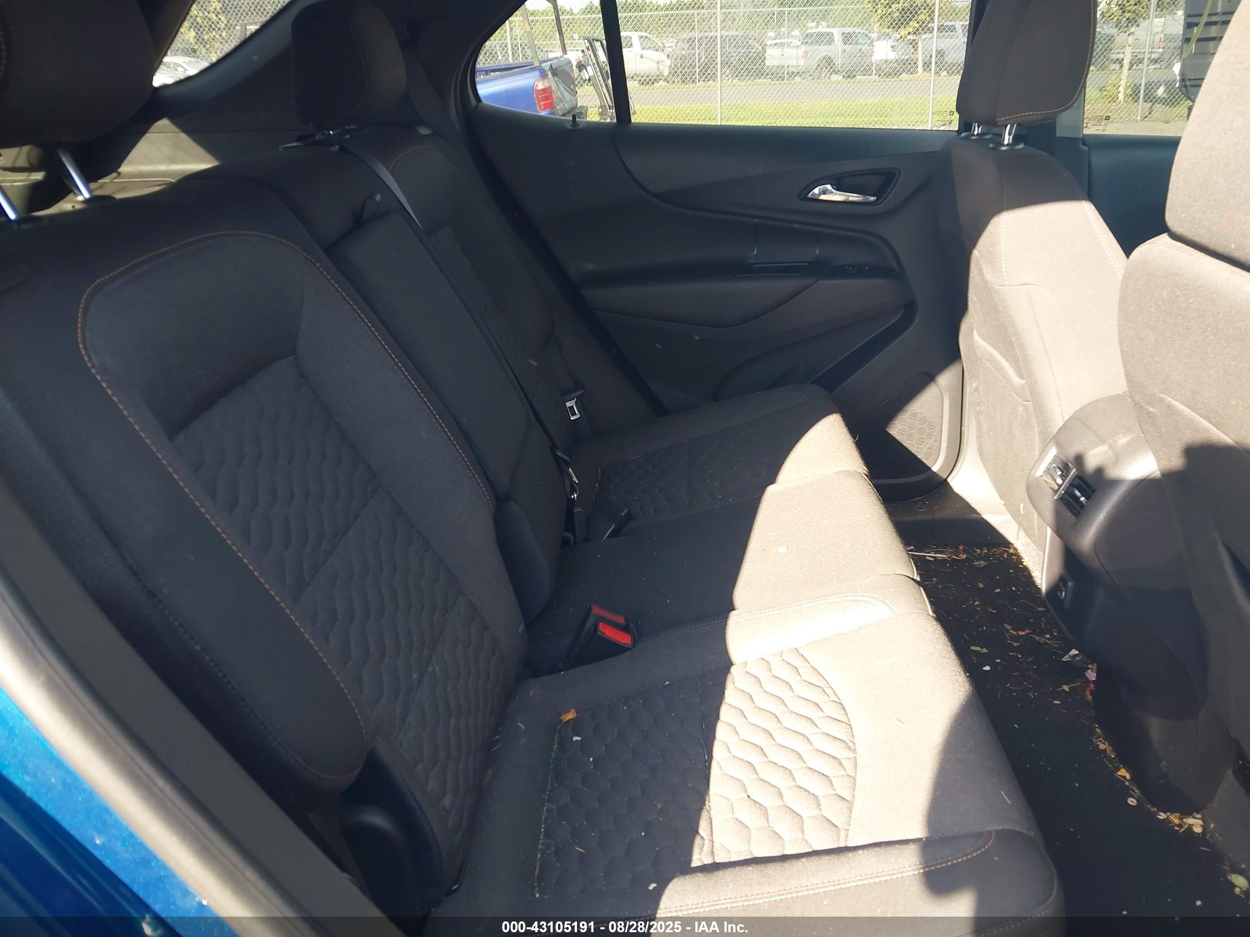 CHEVROLET EQUINOX image 8