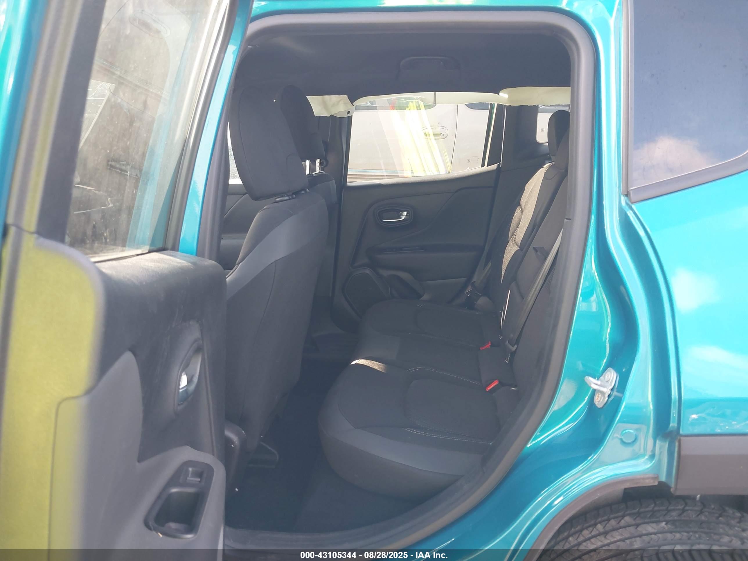 JEEP RENEGADE image 8