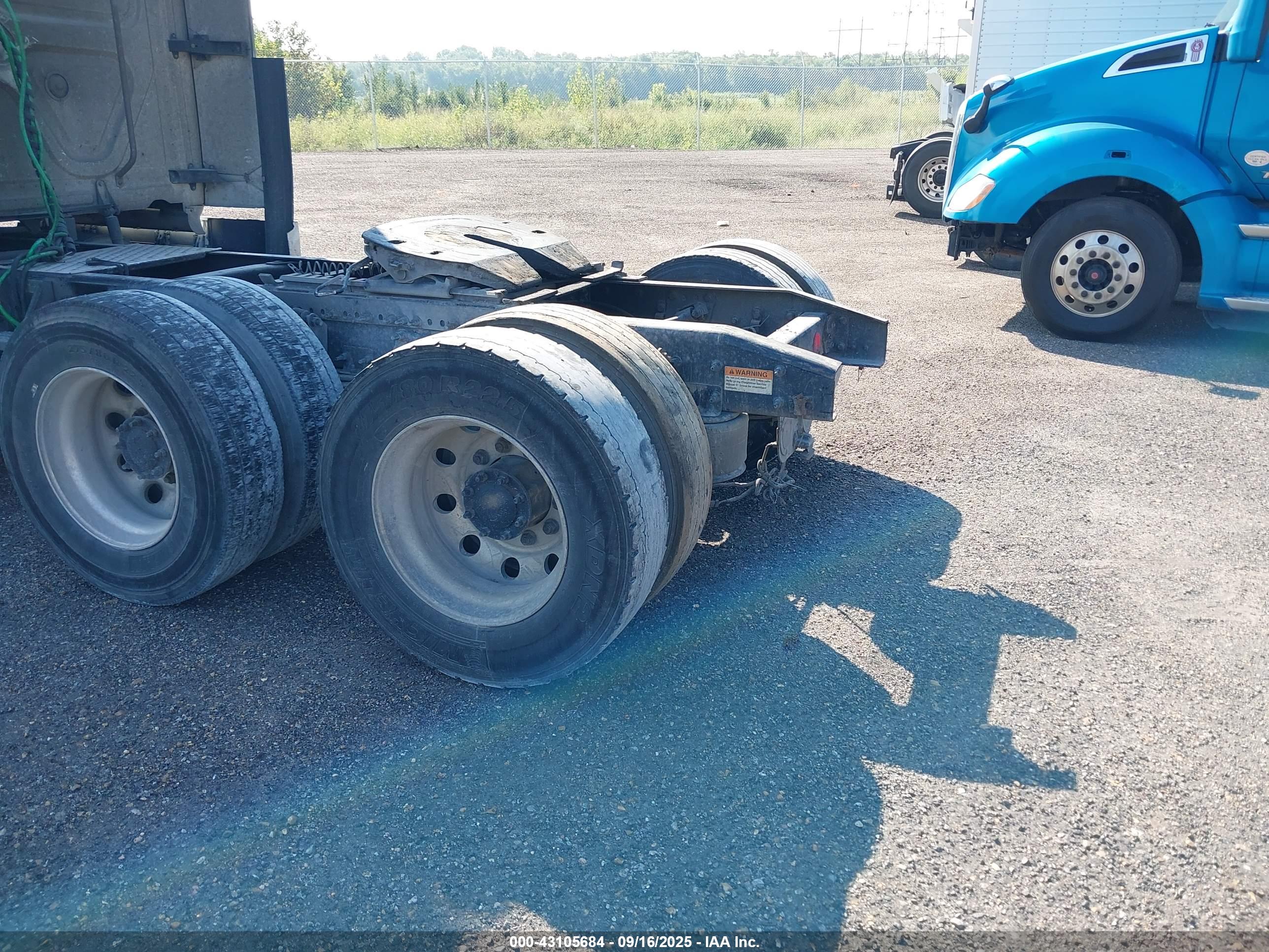 FREIGHTLINER CASCADIA image 3