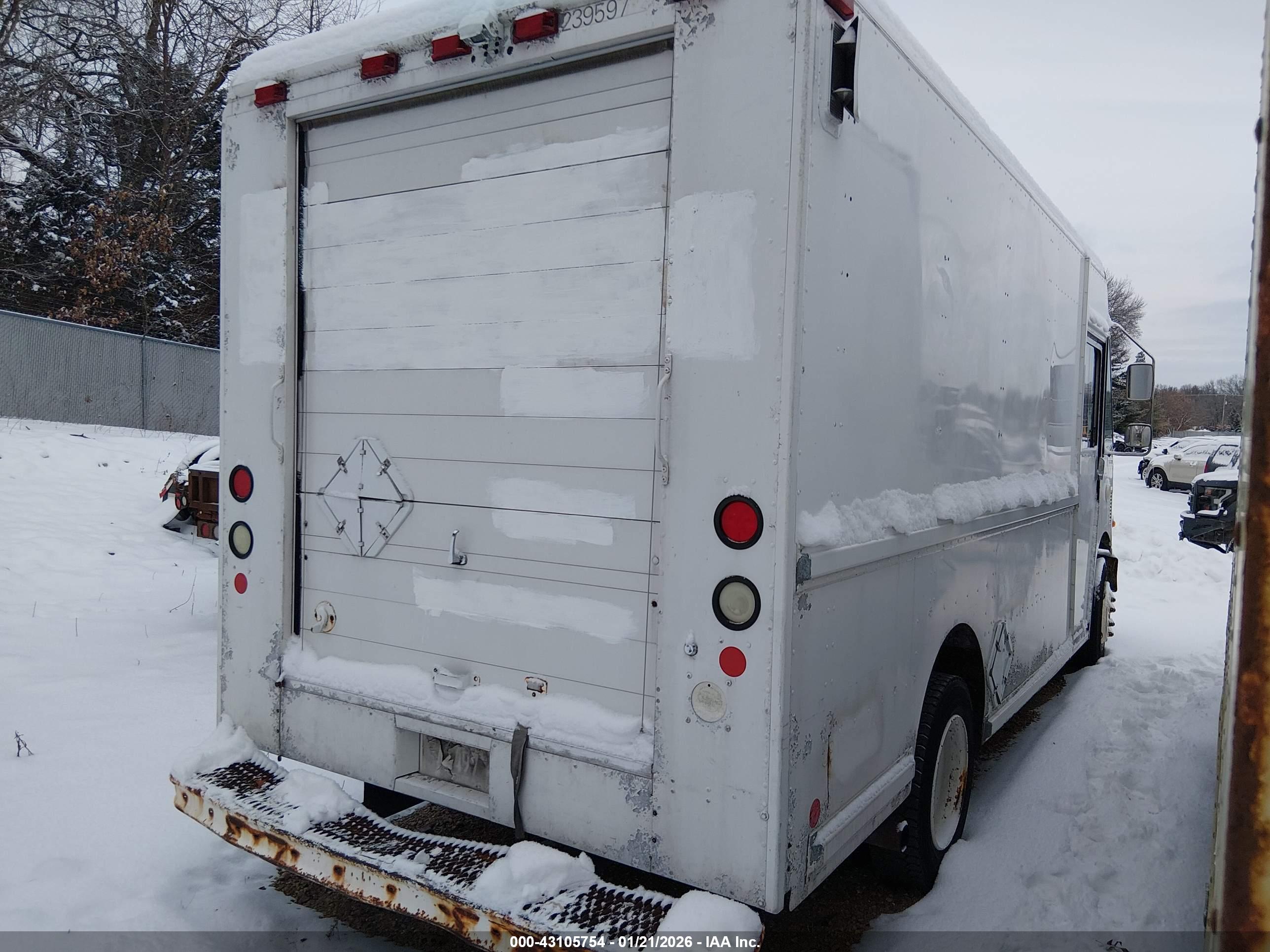 FREIGHTLINER CHASSIS image 4