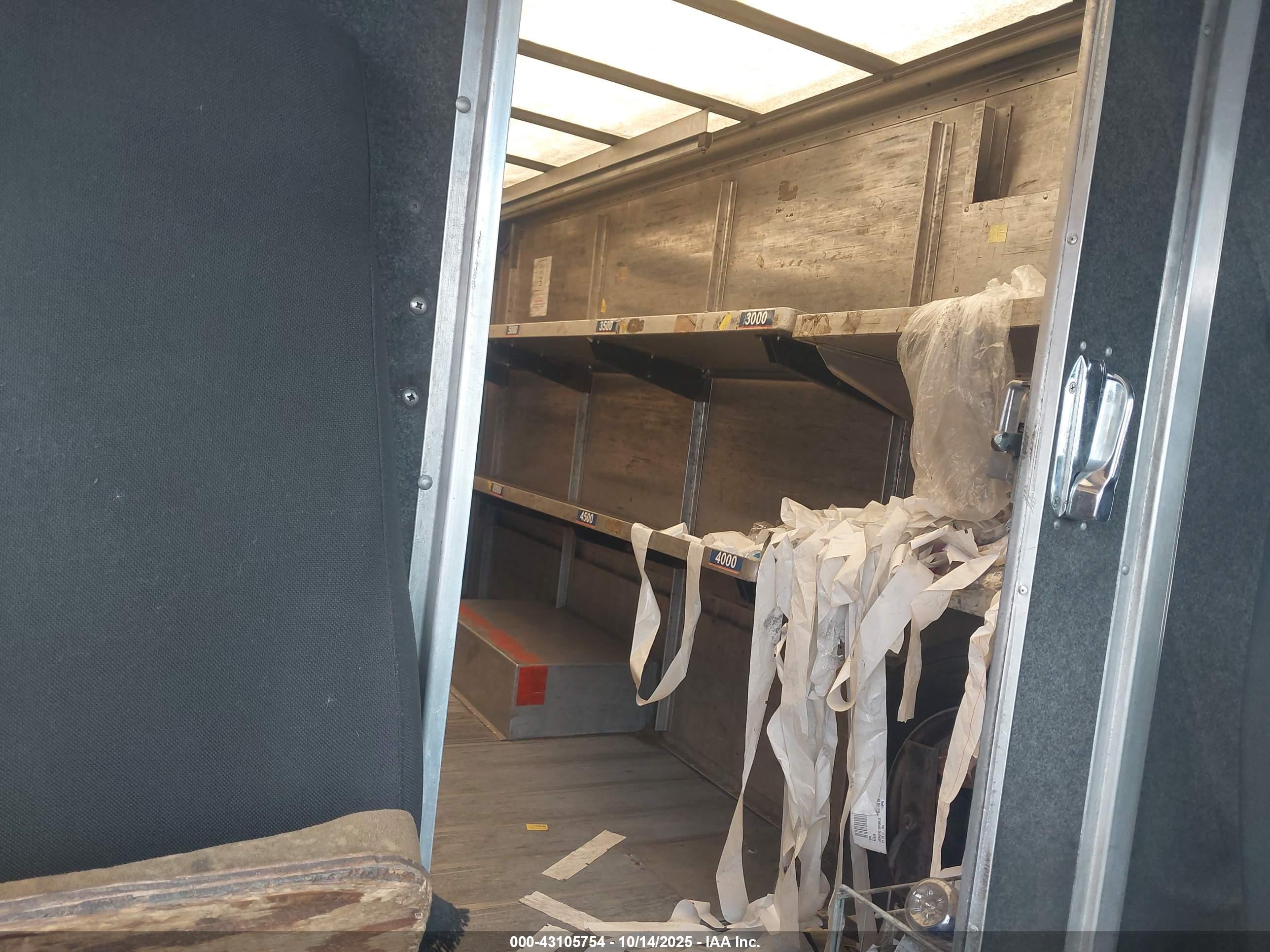 FREIGHTLINER CHASSIS image 7