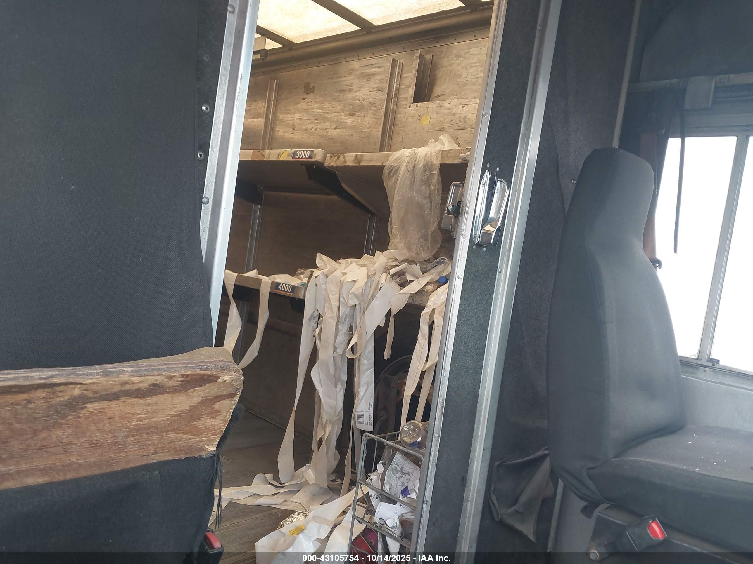 FREIGHTLINER CHASSIS image 8