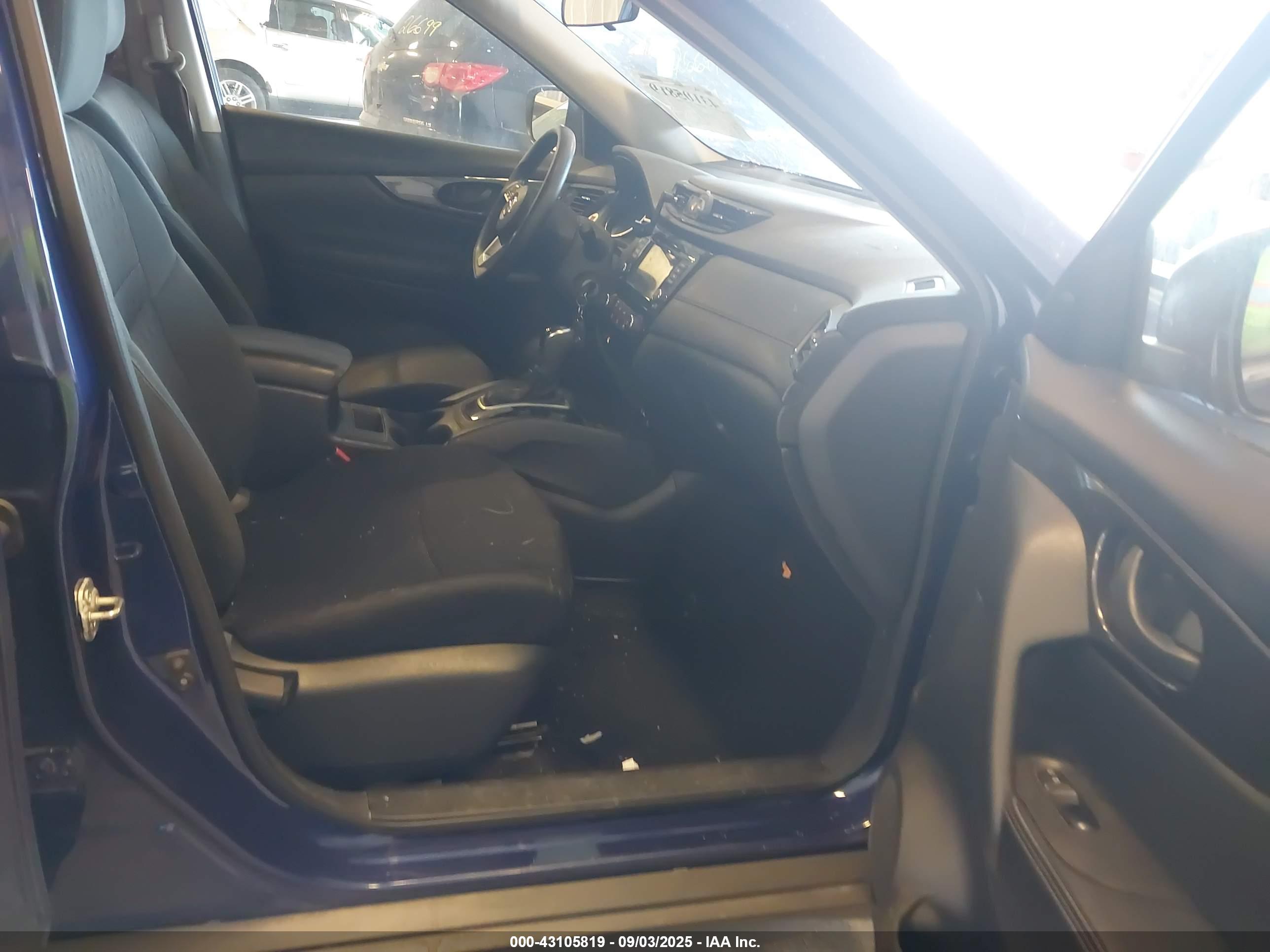 NISSAN ROGUE image 5