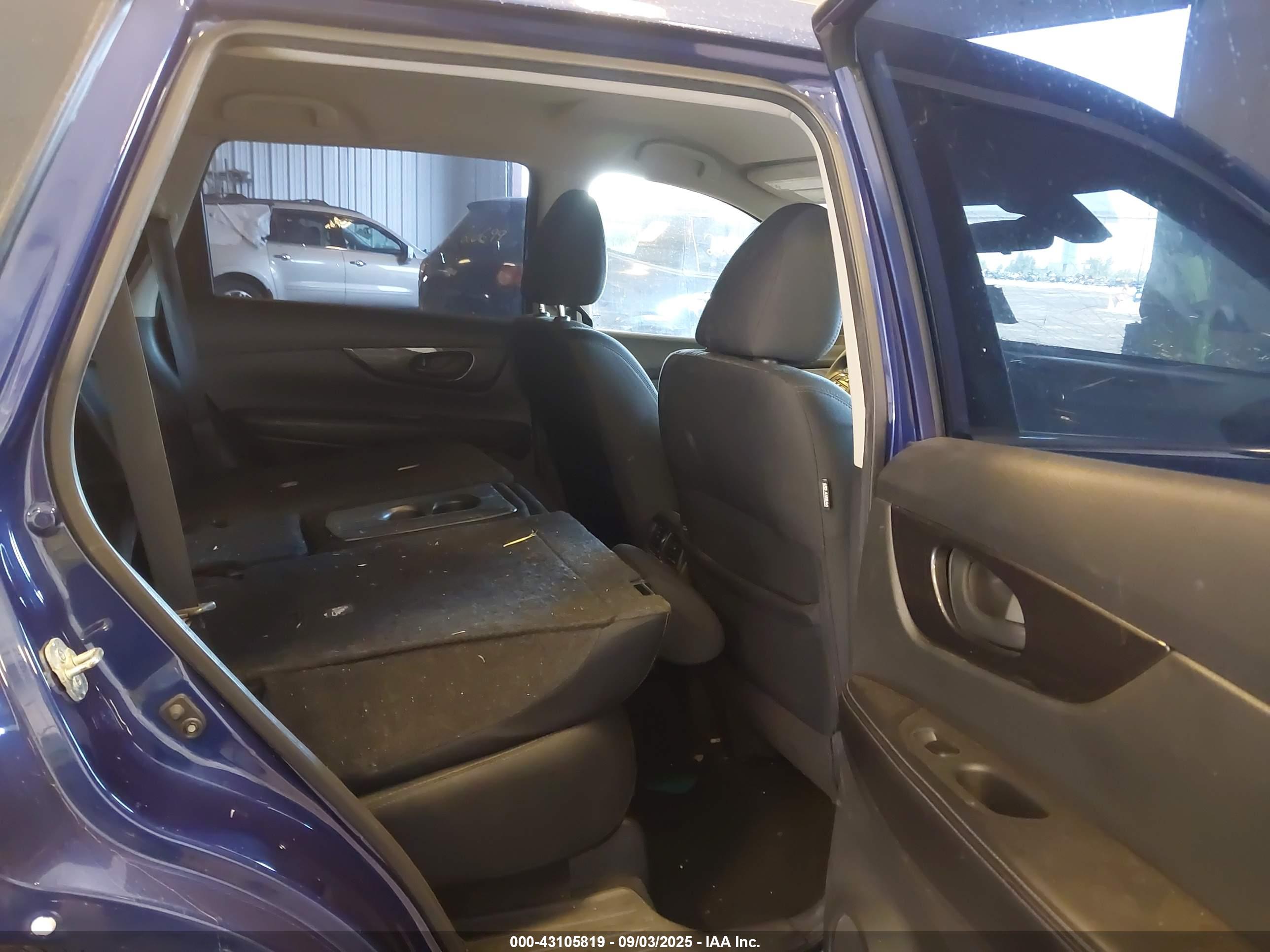 NISSAN ROGUE image 8