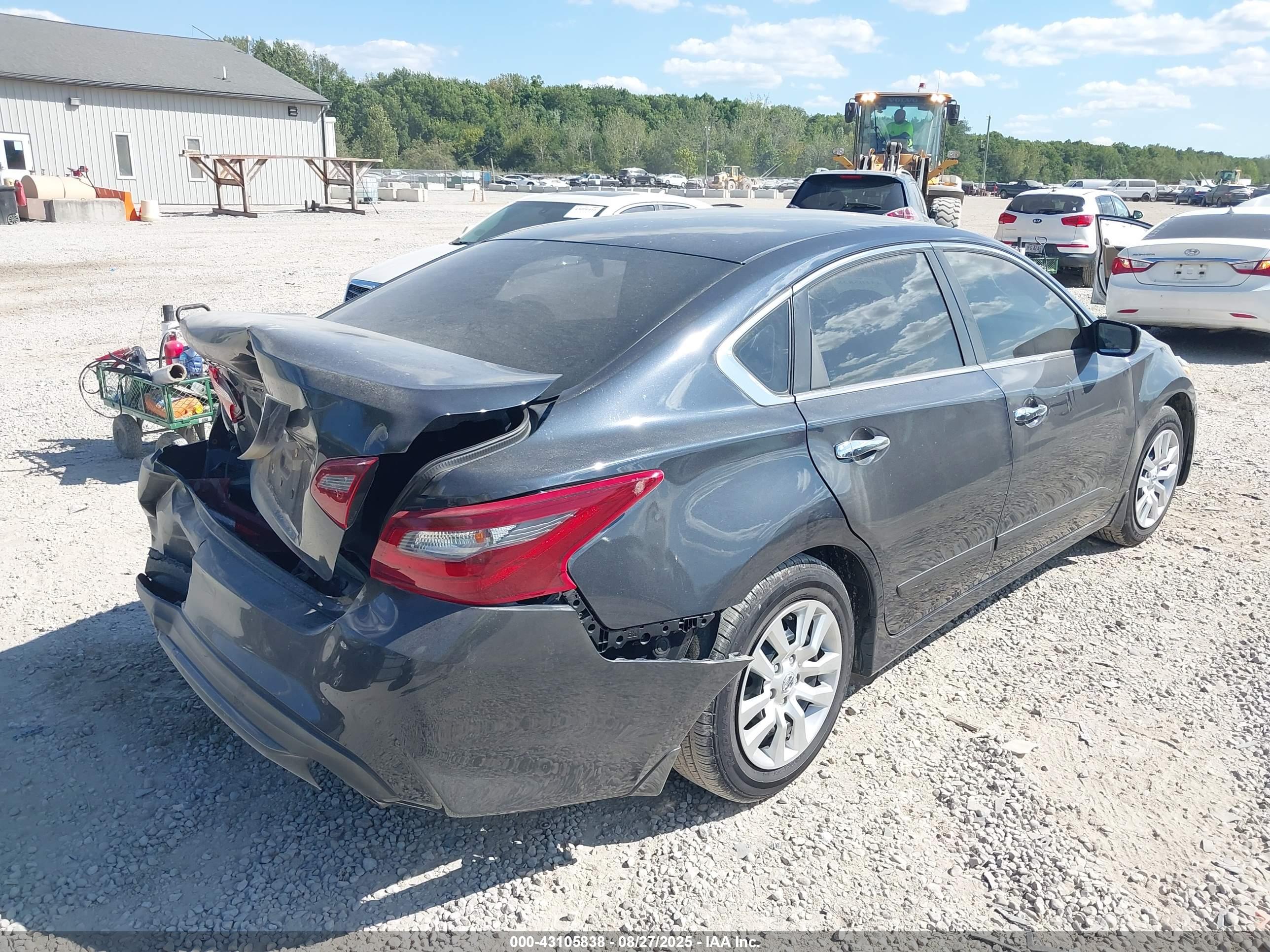 NISSAN ALTIMA image 4