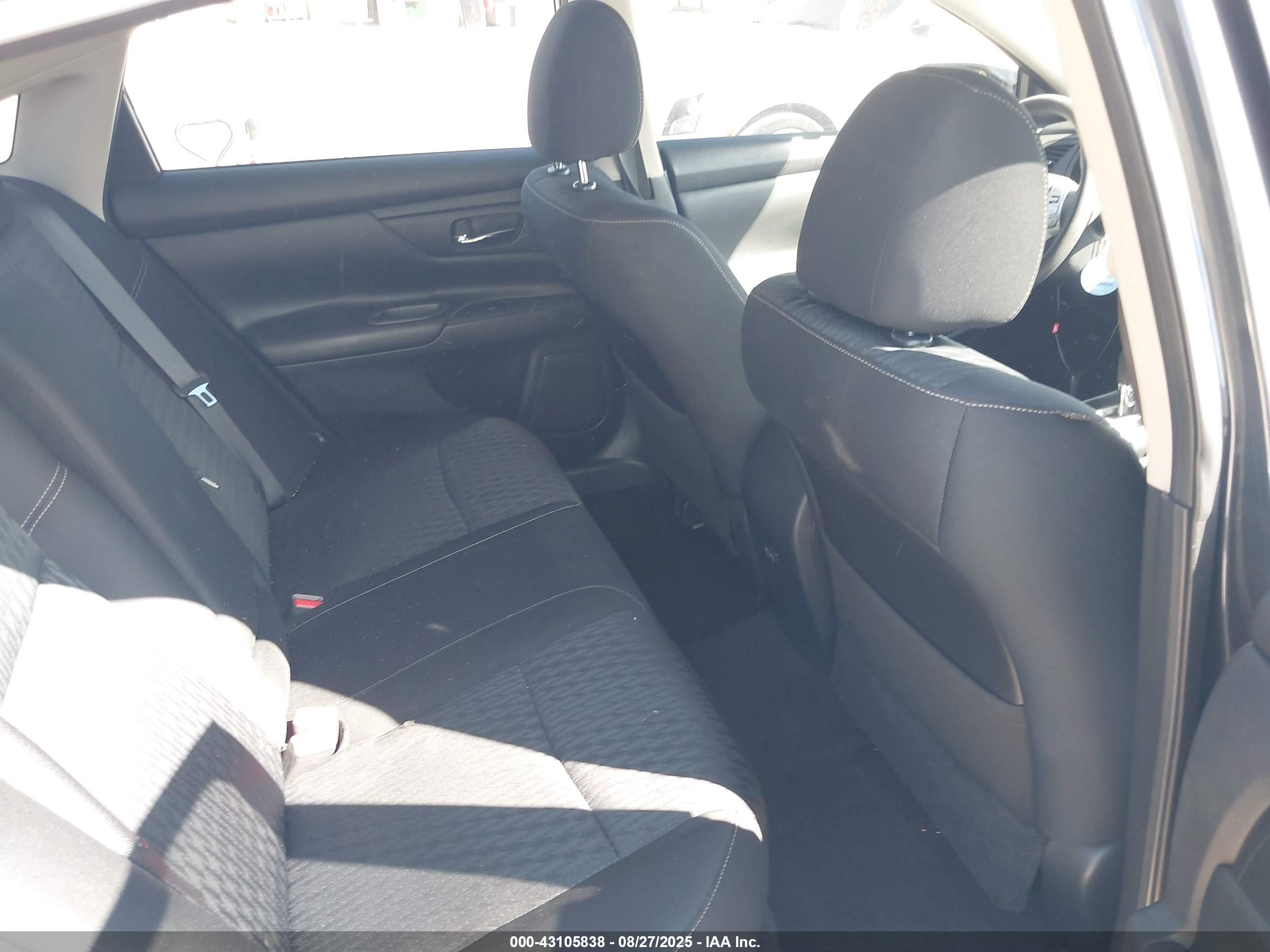 NISSAN ALTIMA image 8