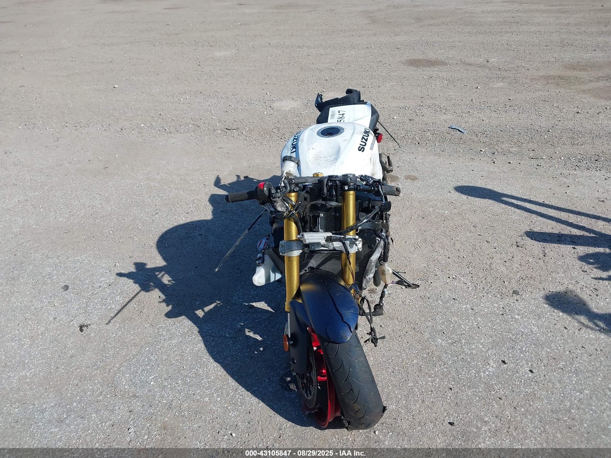 SUZUKI GSX-R750 image 5
