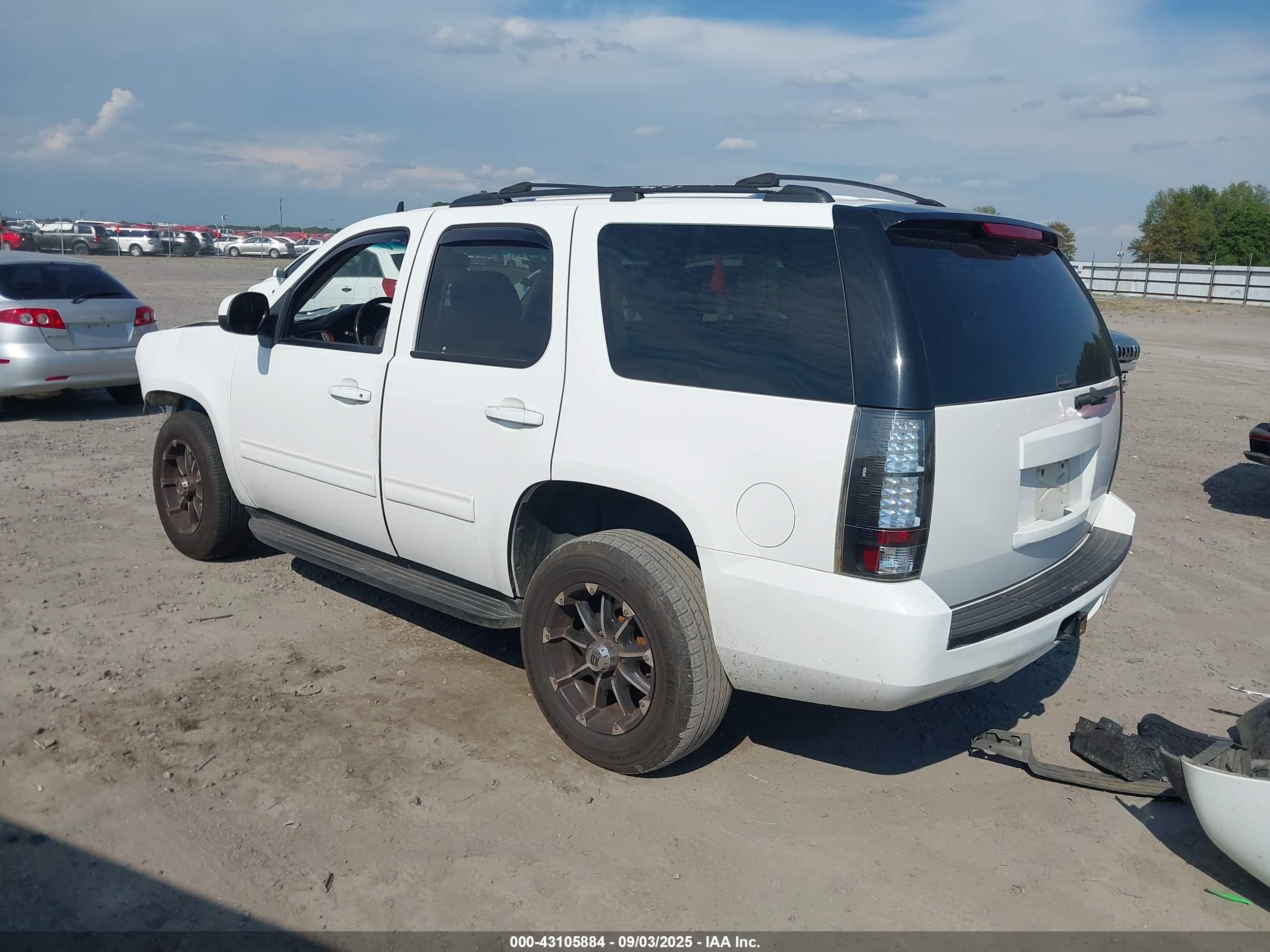 GMC YUKON image 3