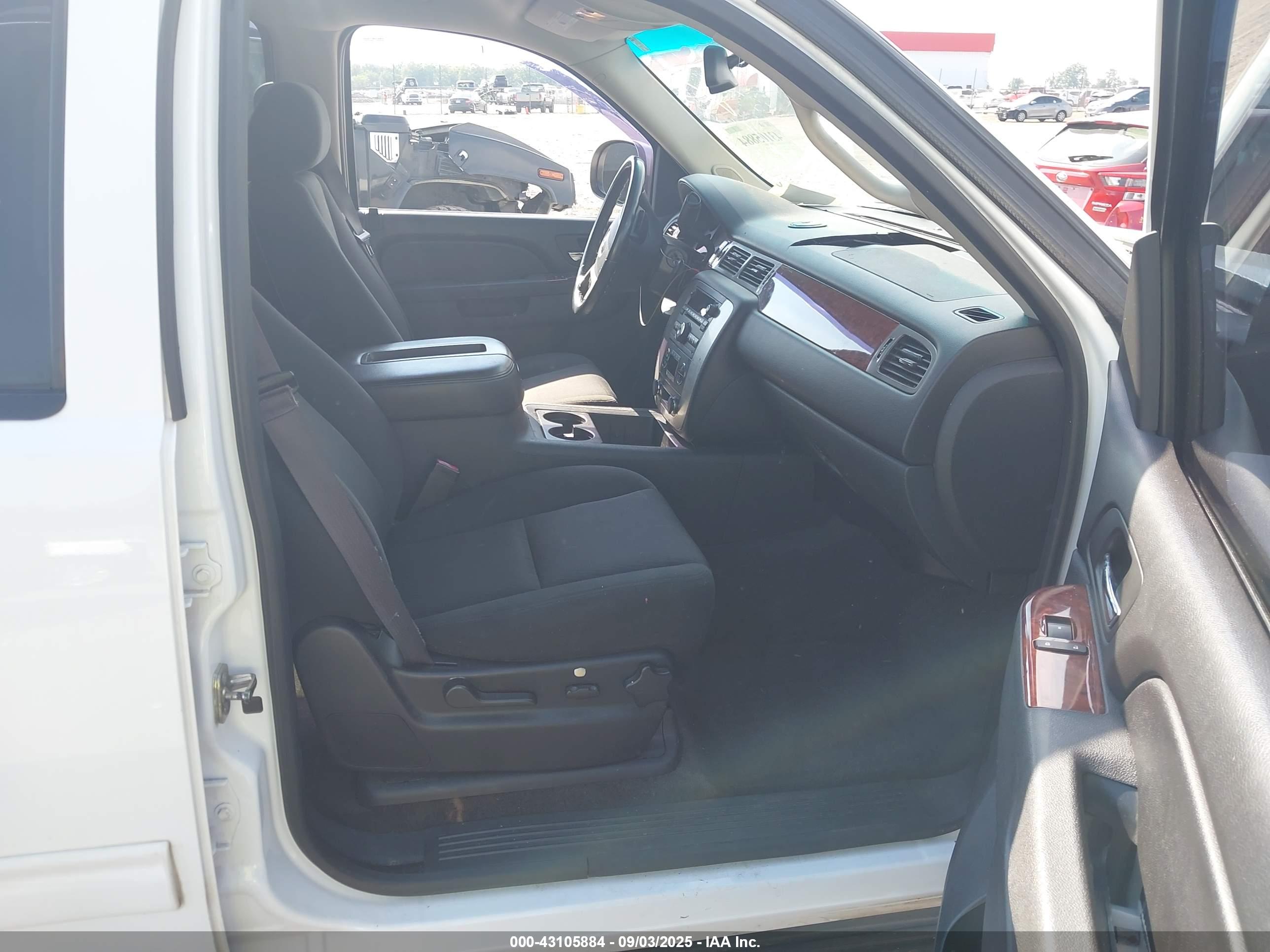 GMC YUKON image 5