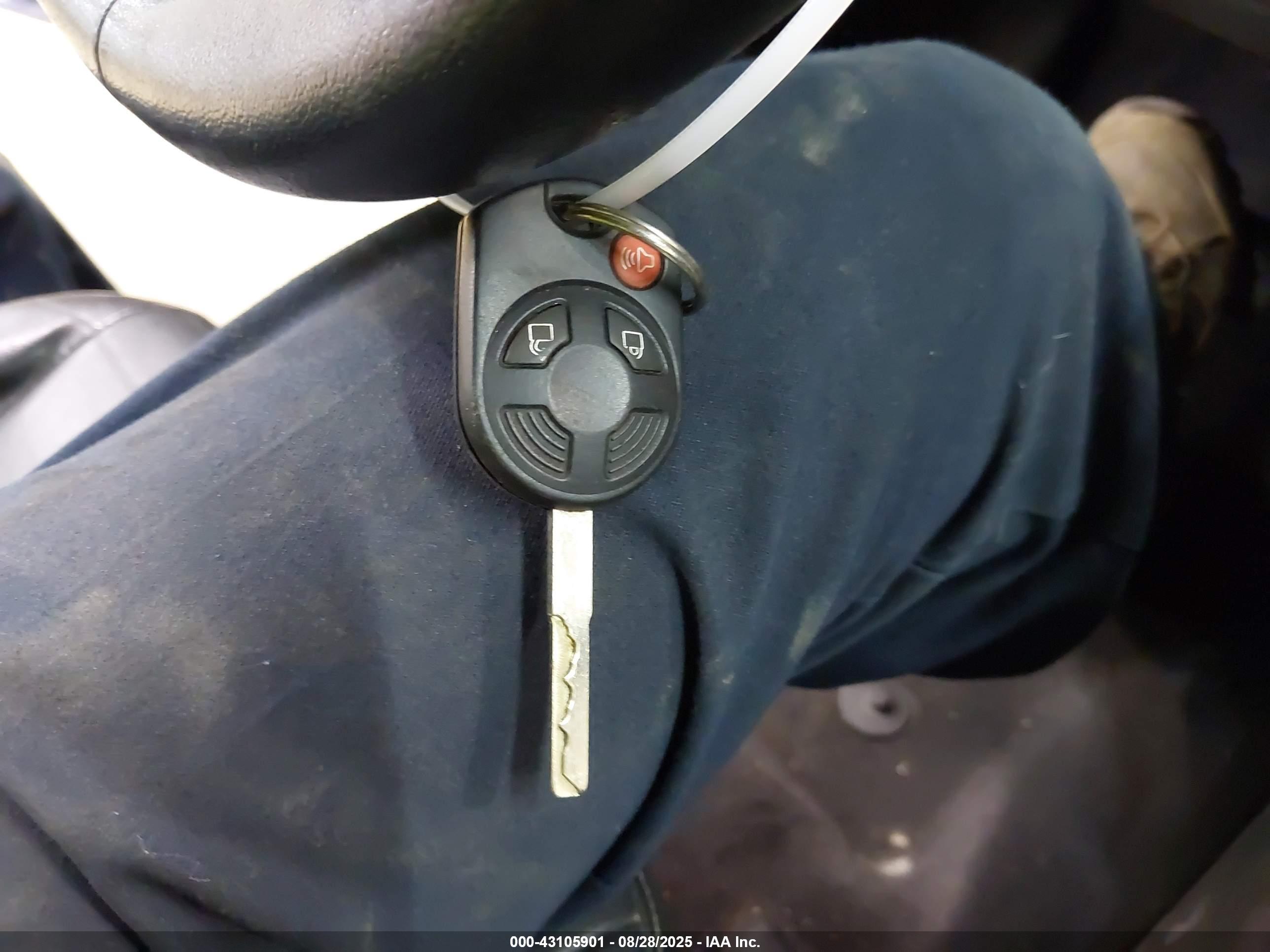 FORD ESCAPE image 11
