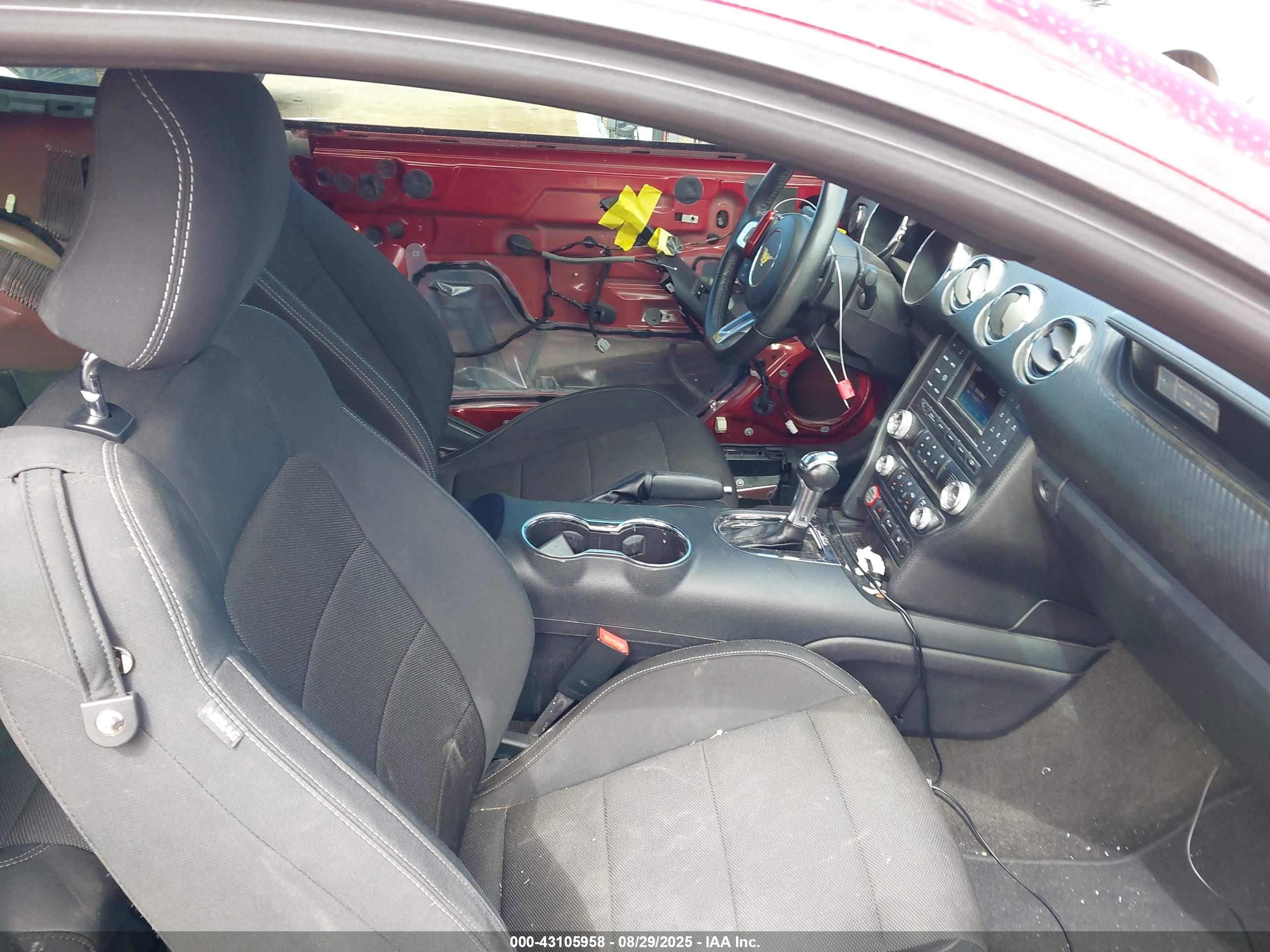 FORD MUSTANG image 5