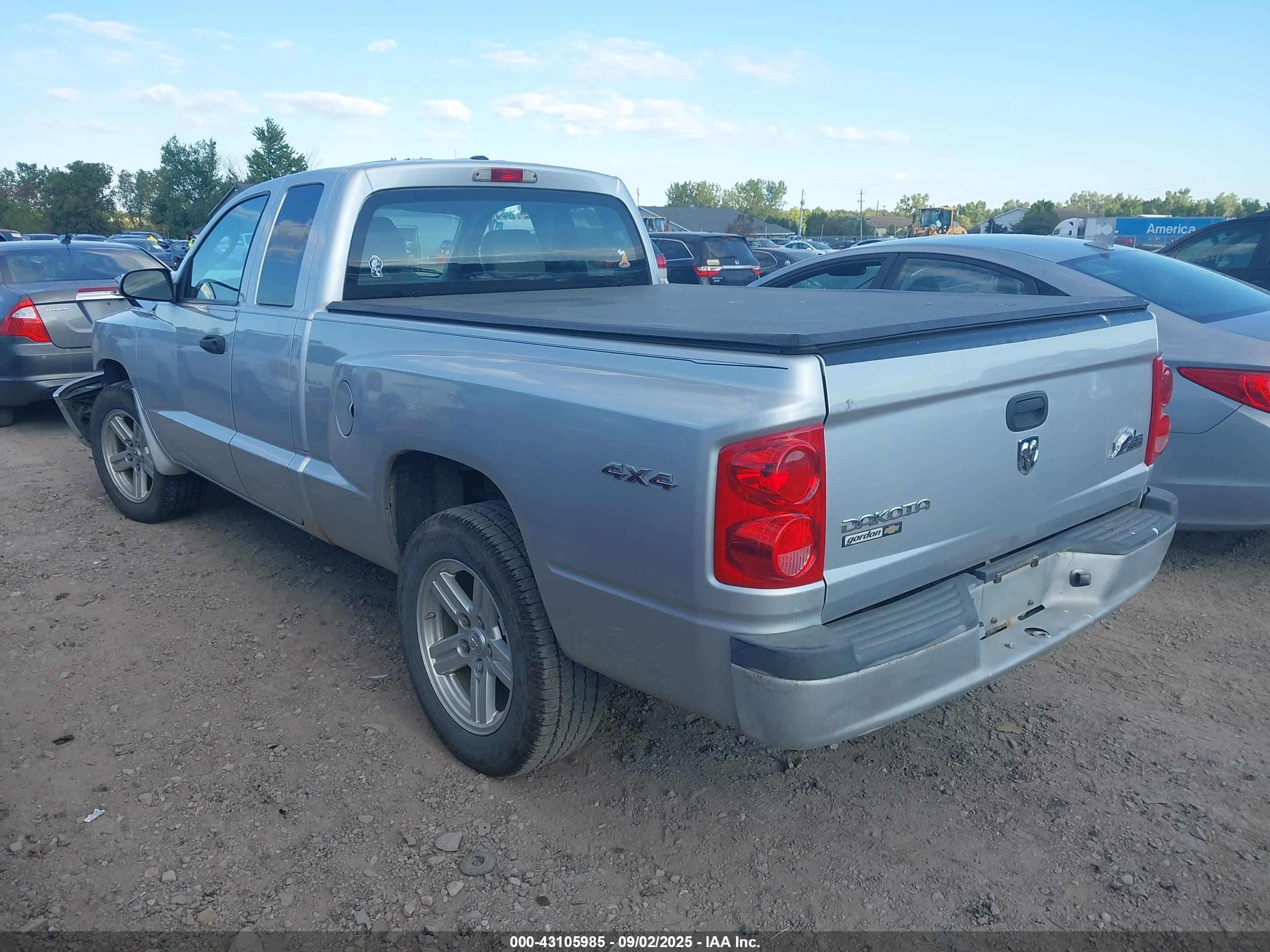 DODGE DAKOTA image 3