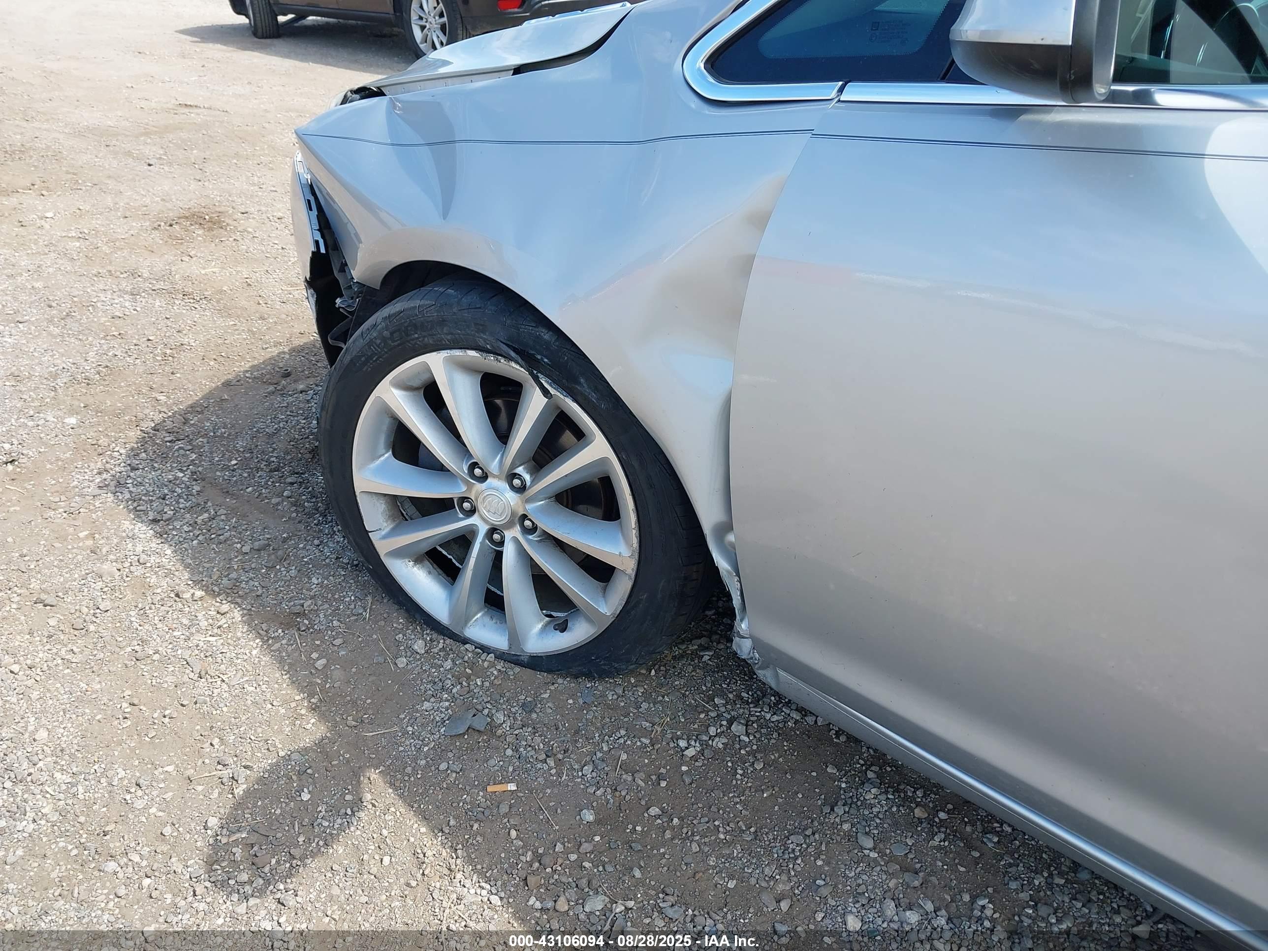 BUICK VERANO image 6