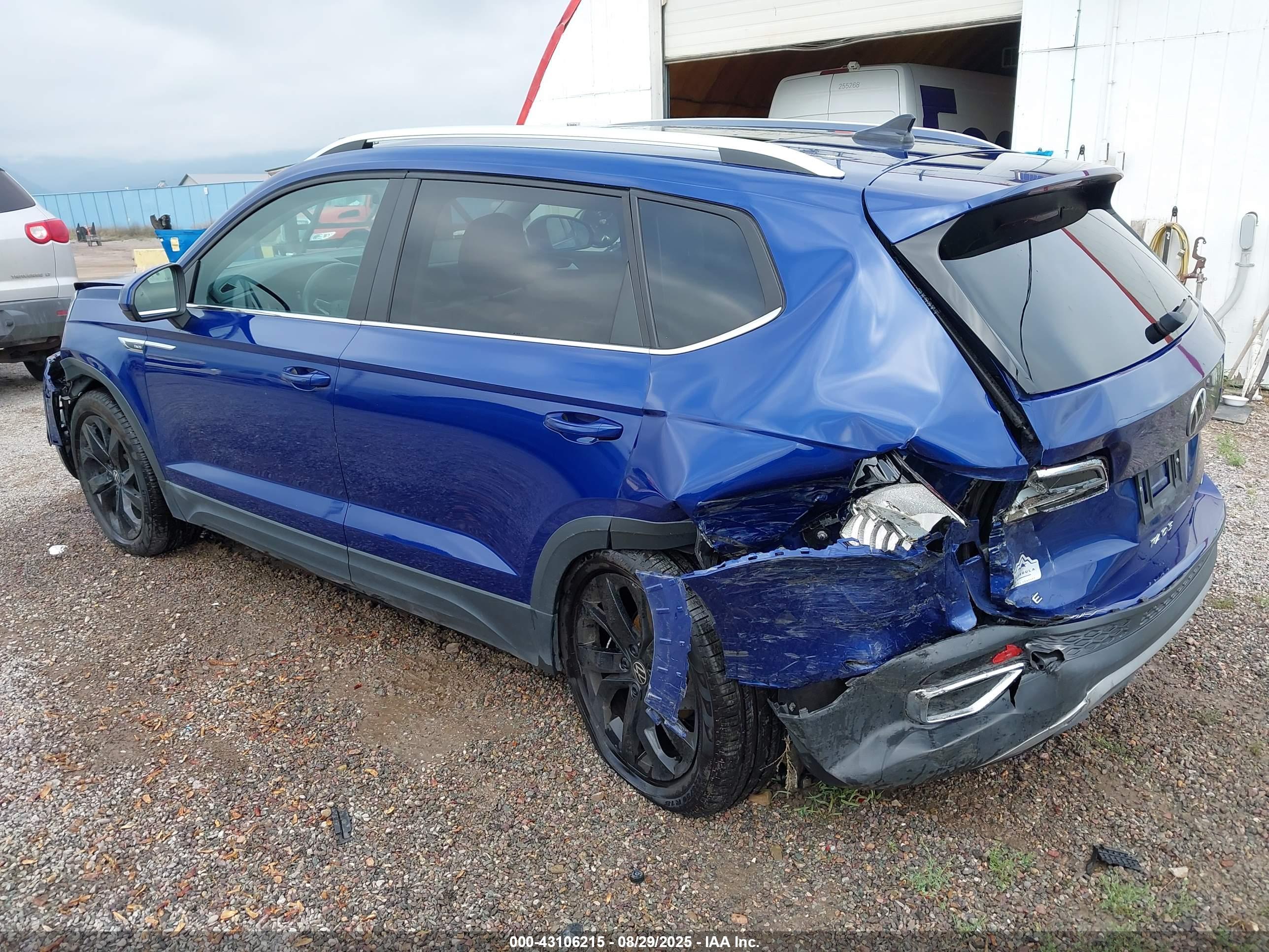 VOLKSWAGEN TAOS image 3