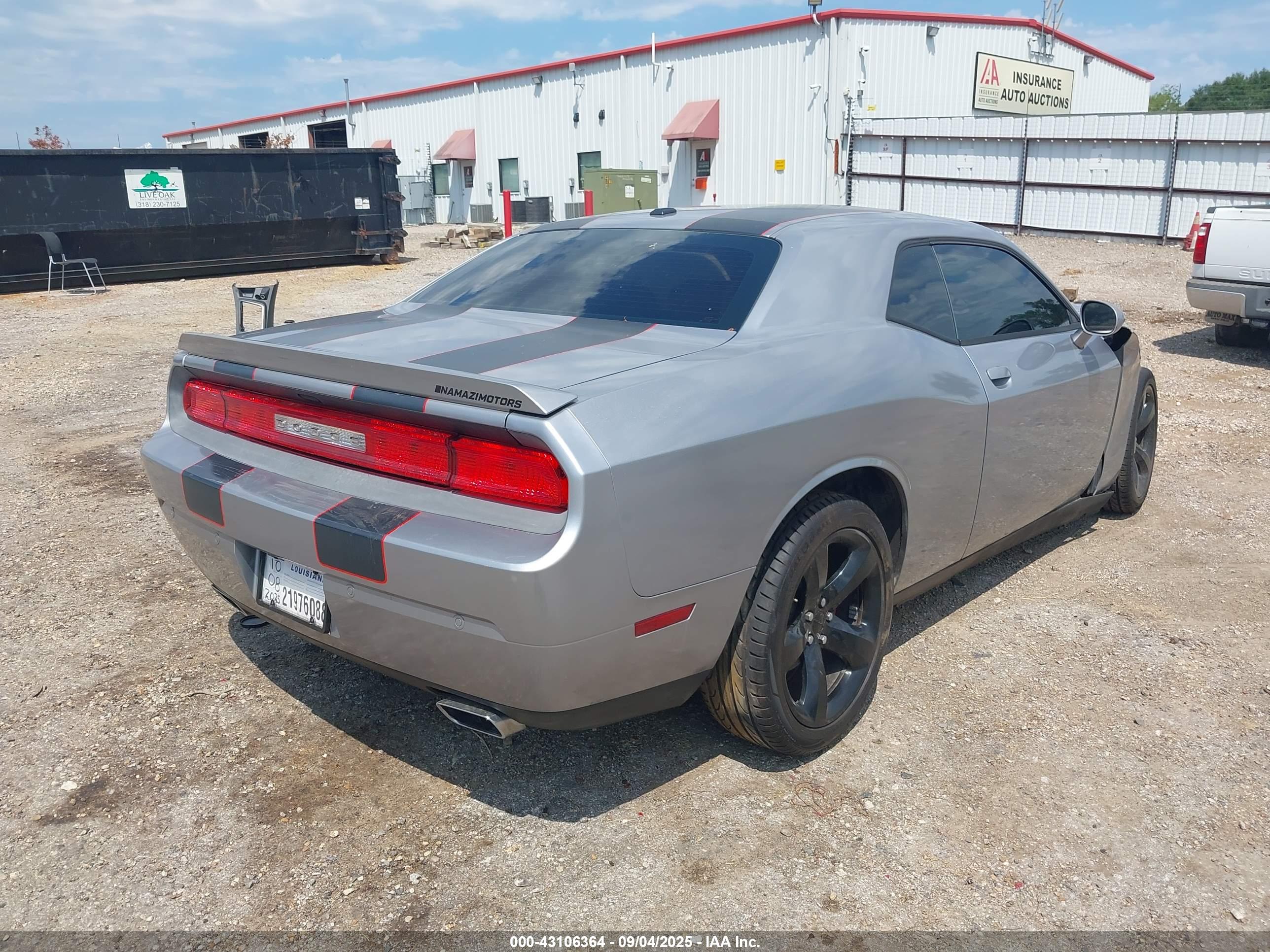 DODGE CHALLENGER image 4