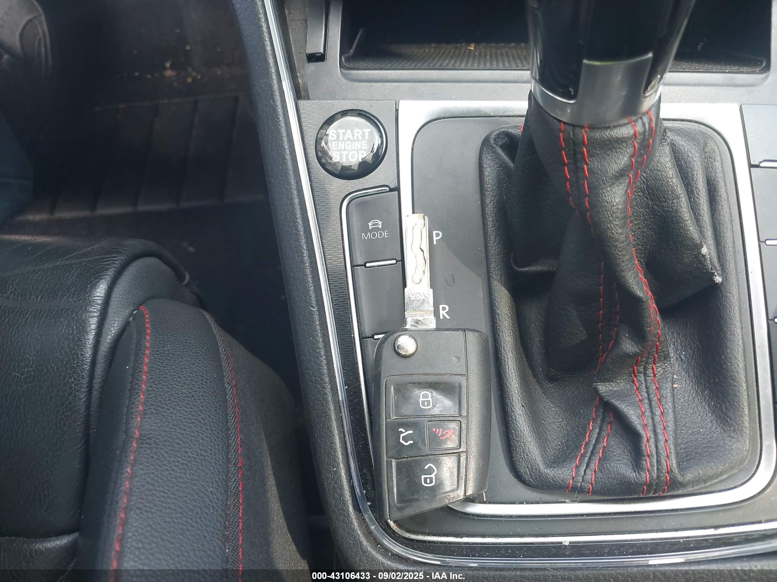 VOLKSWAGEN GOLF image 11