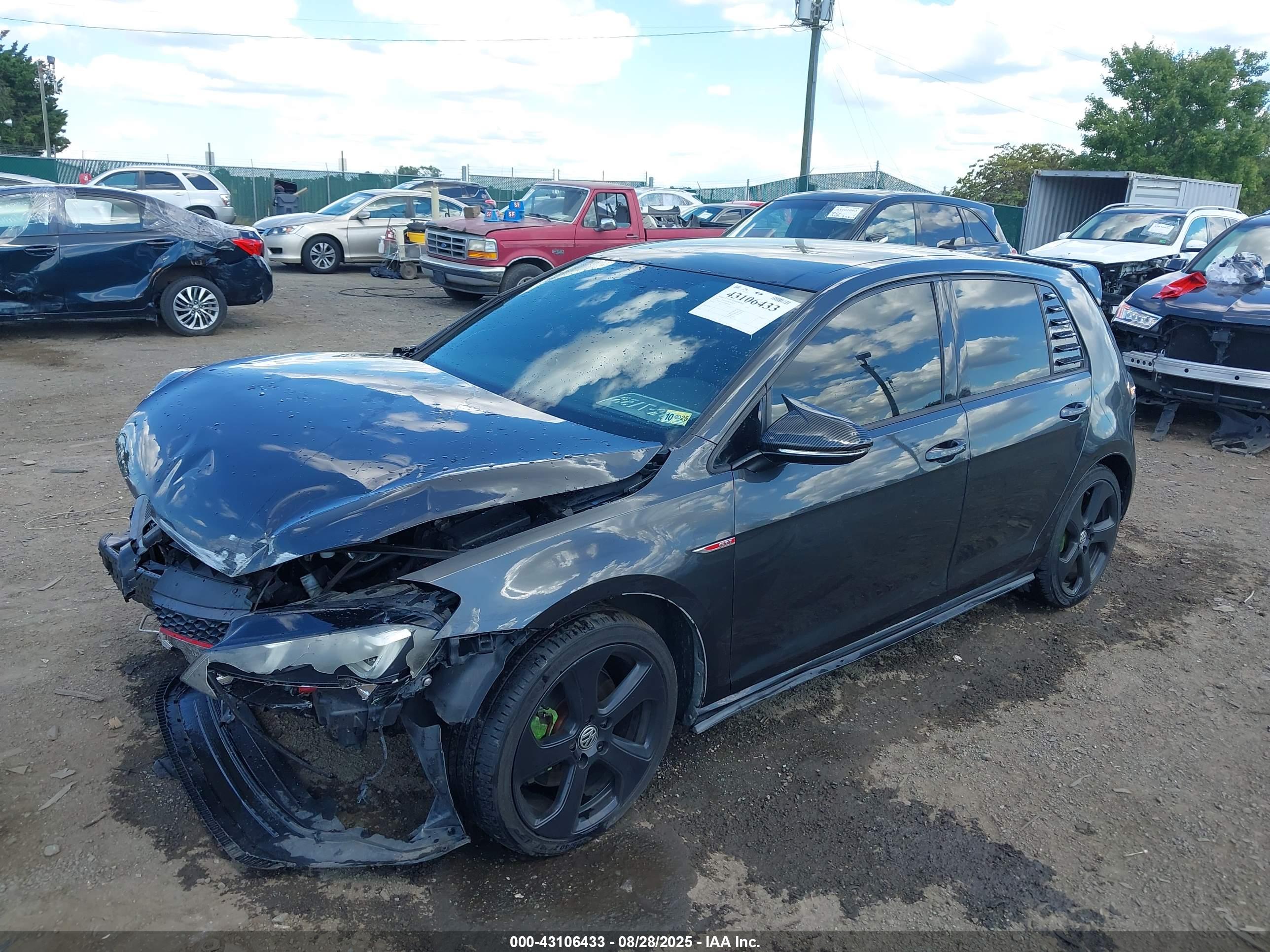 VOLKSWAGEN GOLF image 2