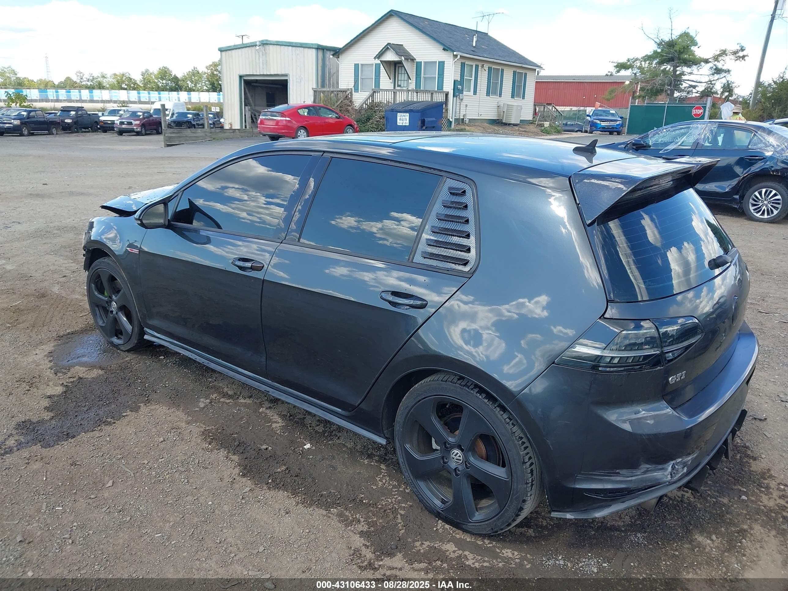VOLKSWAGEN GOLF image 3