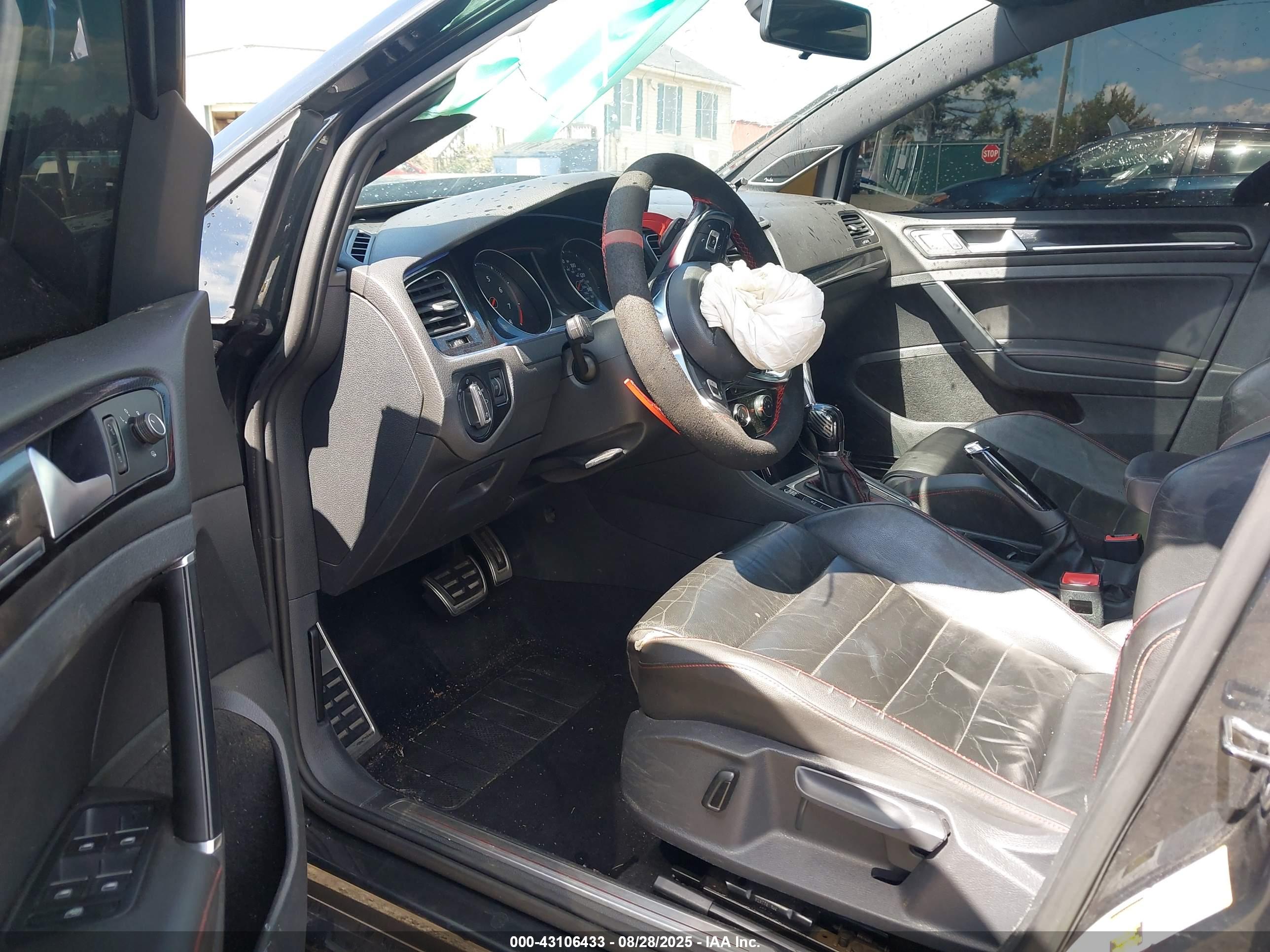 VOLKSWAGEN GOLF image 5