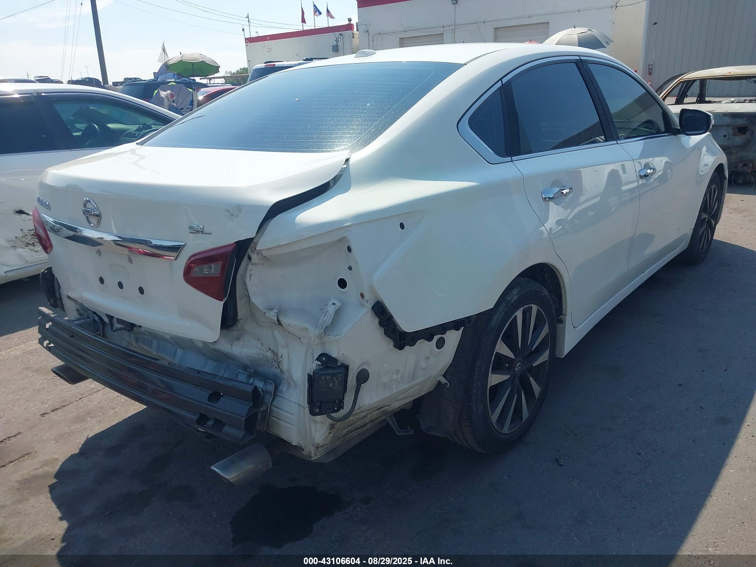 NISSAN ALTIMA image 4