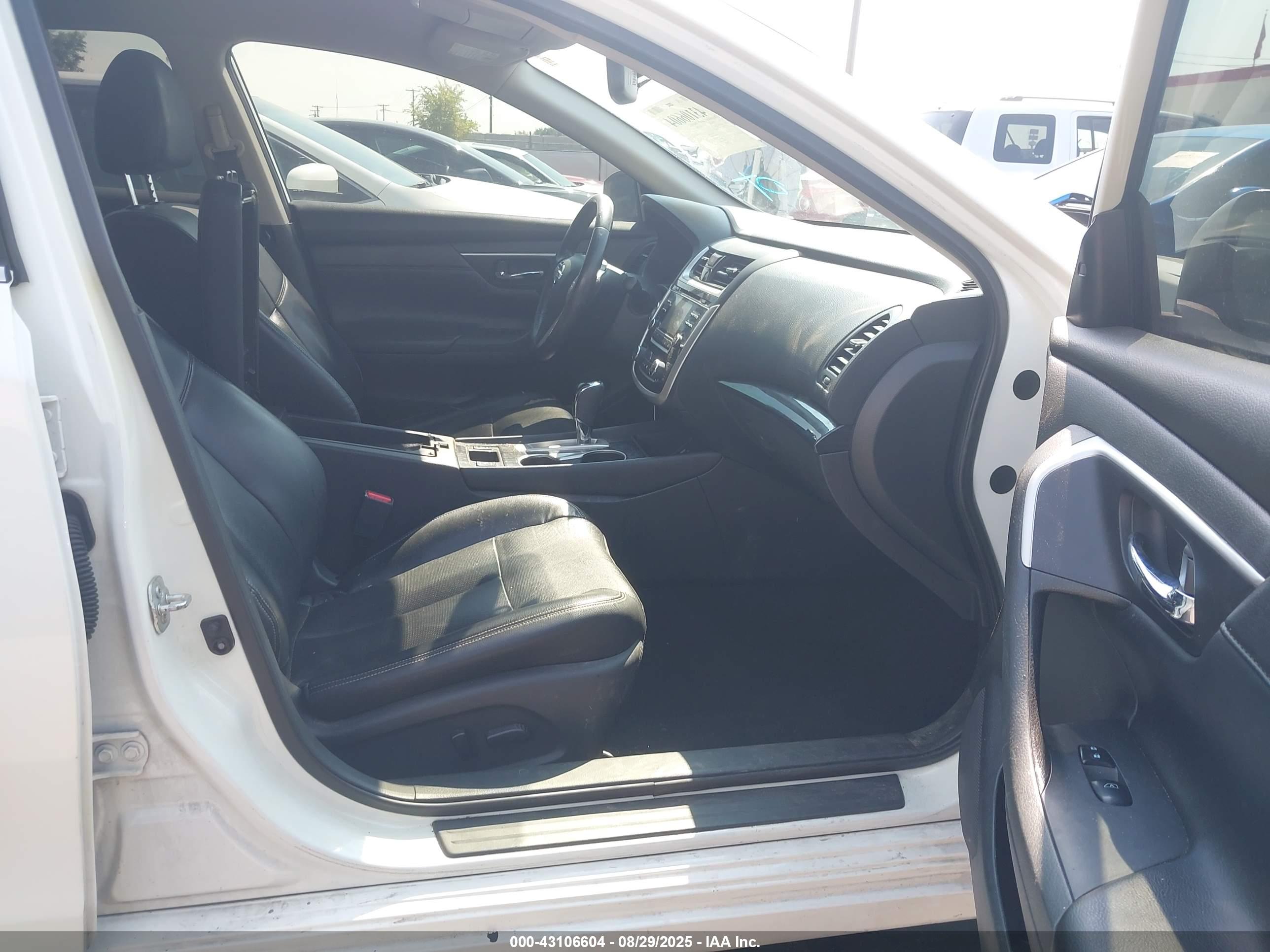 NISSAN ALTIMA image 5