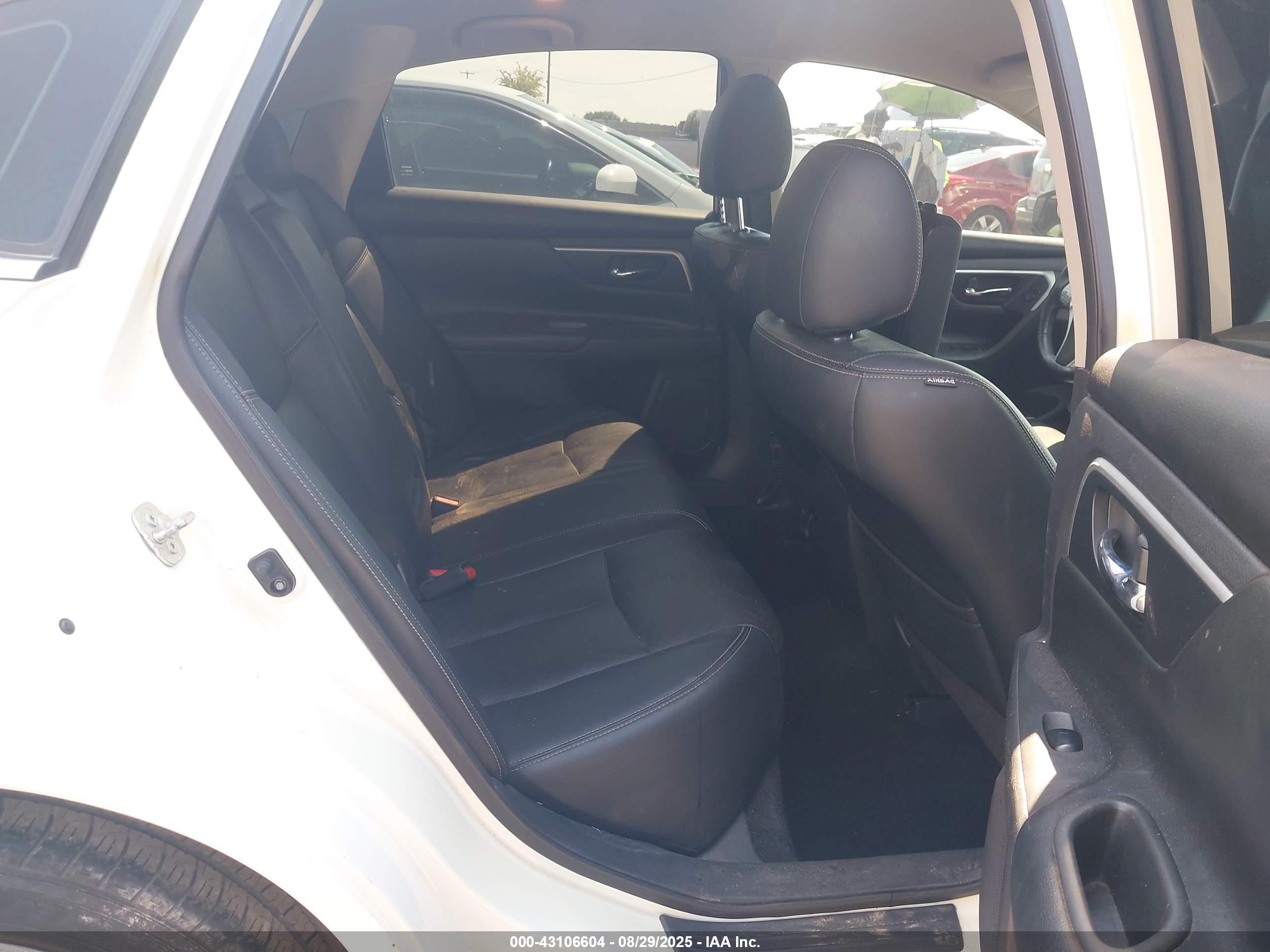 NISSAN ALTIMA image 8