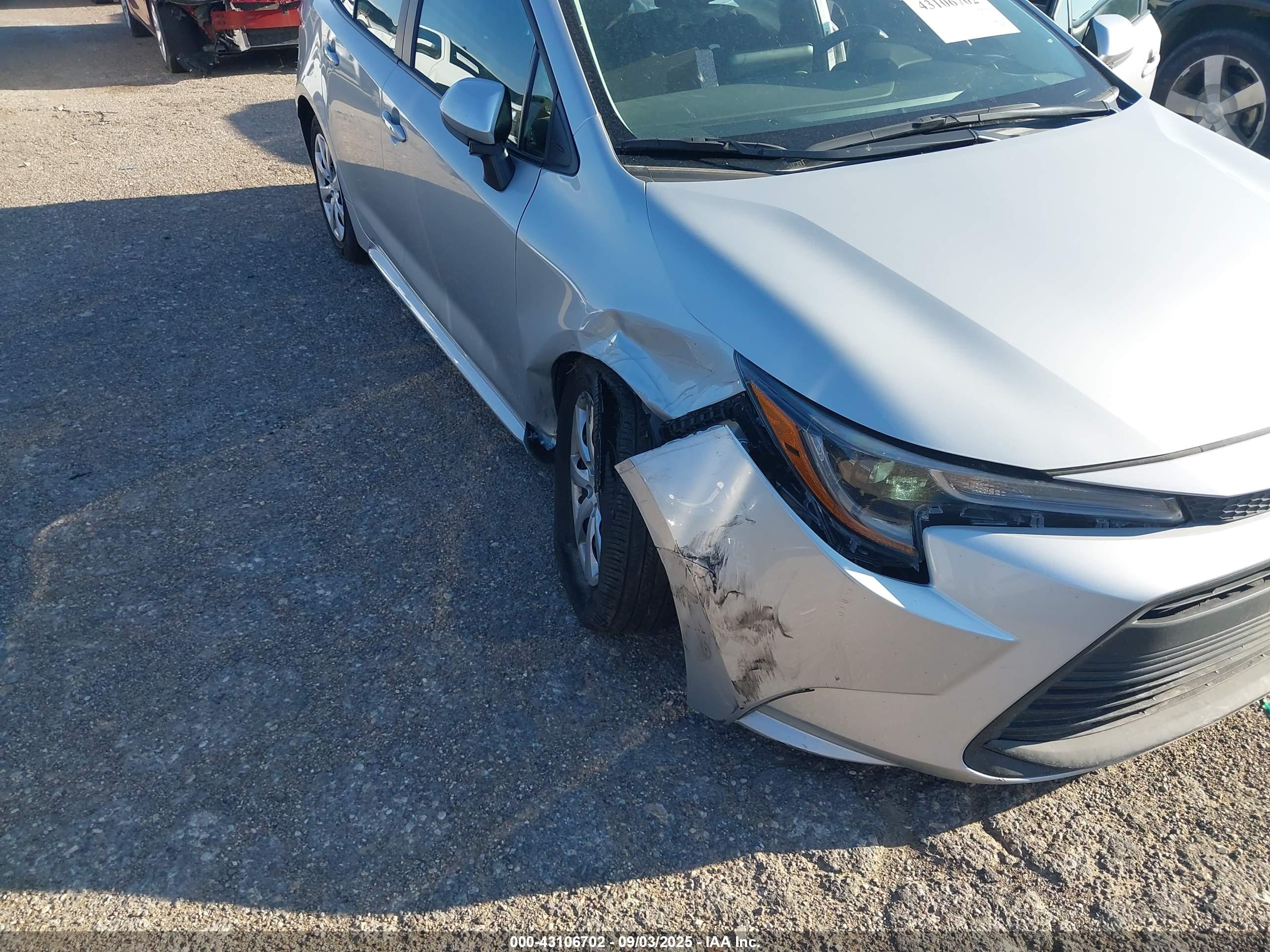 TOYOTA COROLLA image 6