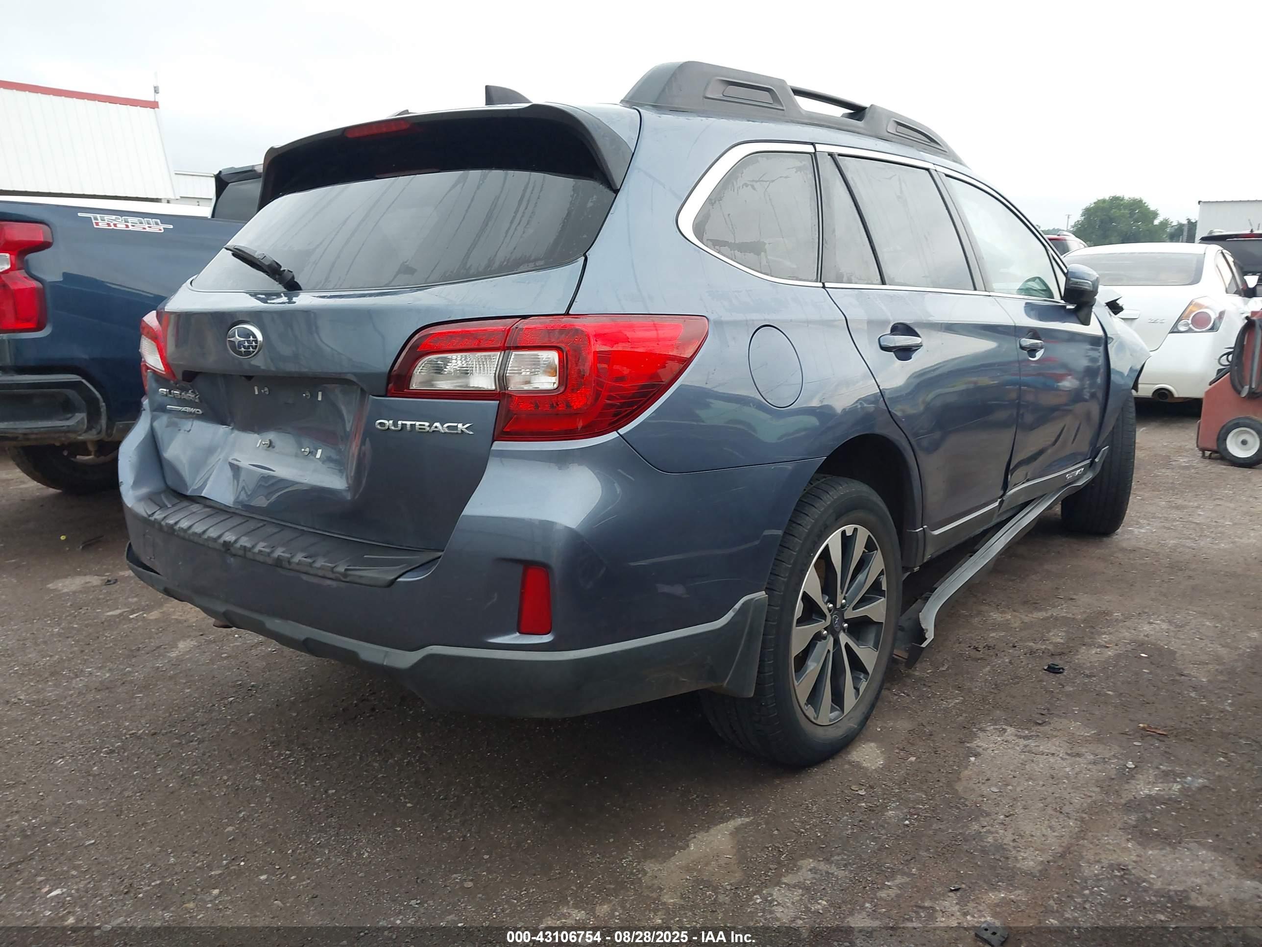 SUBARU OUTBACK image 4